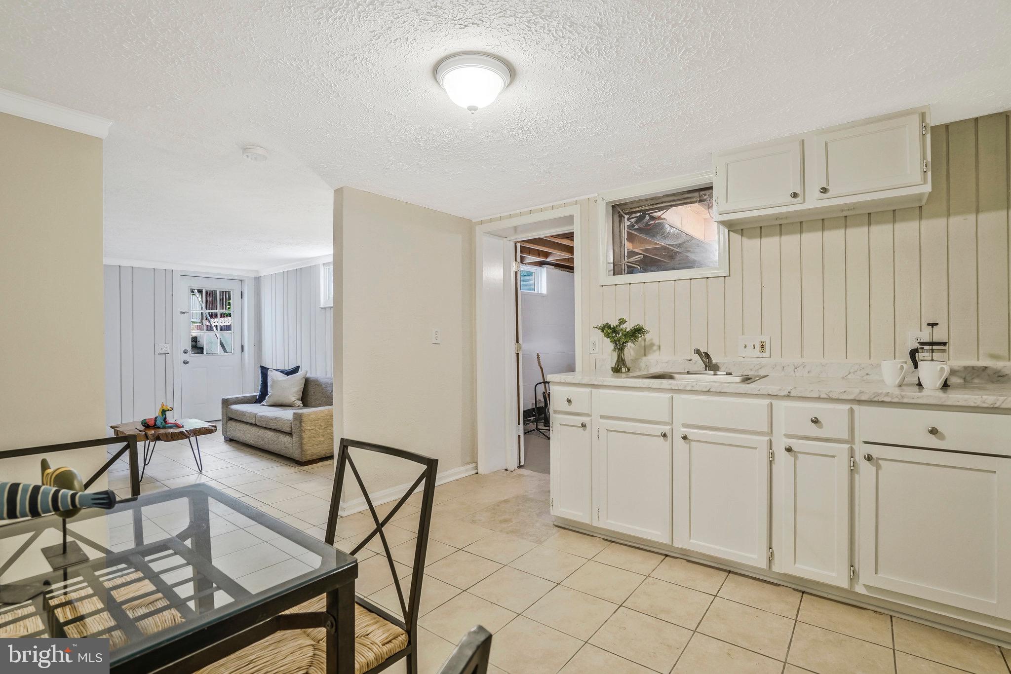 2513 BEACON HILL ROAD