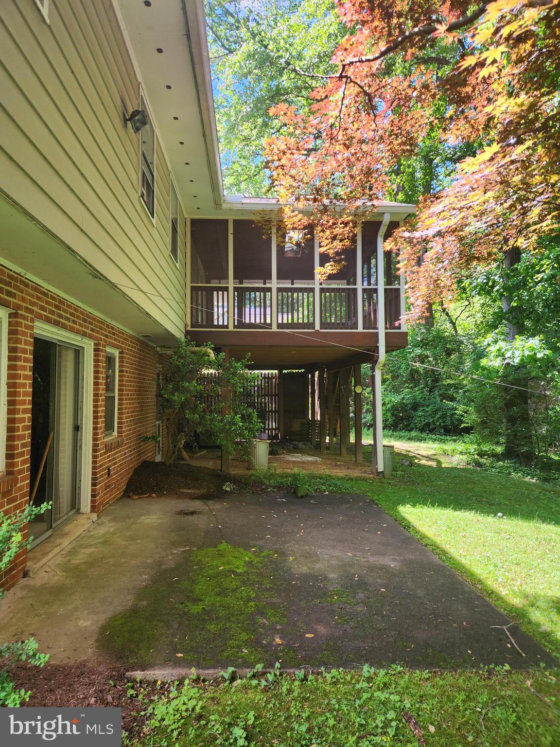 1702 FOX RUN COURT