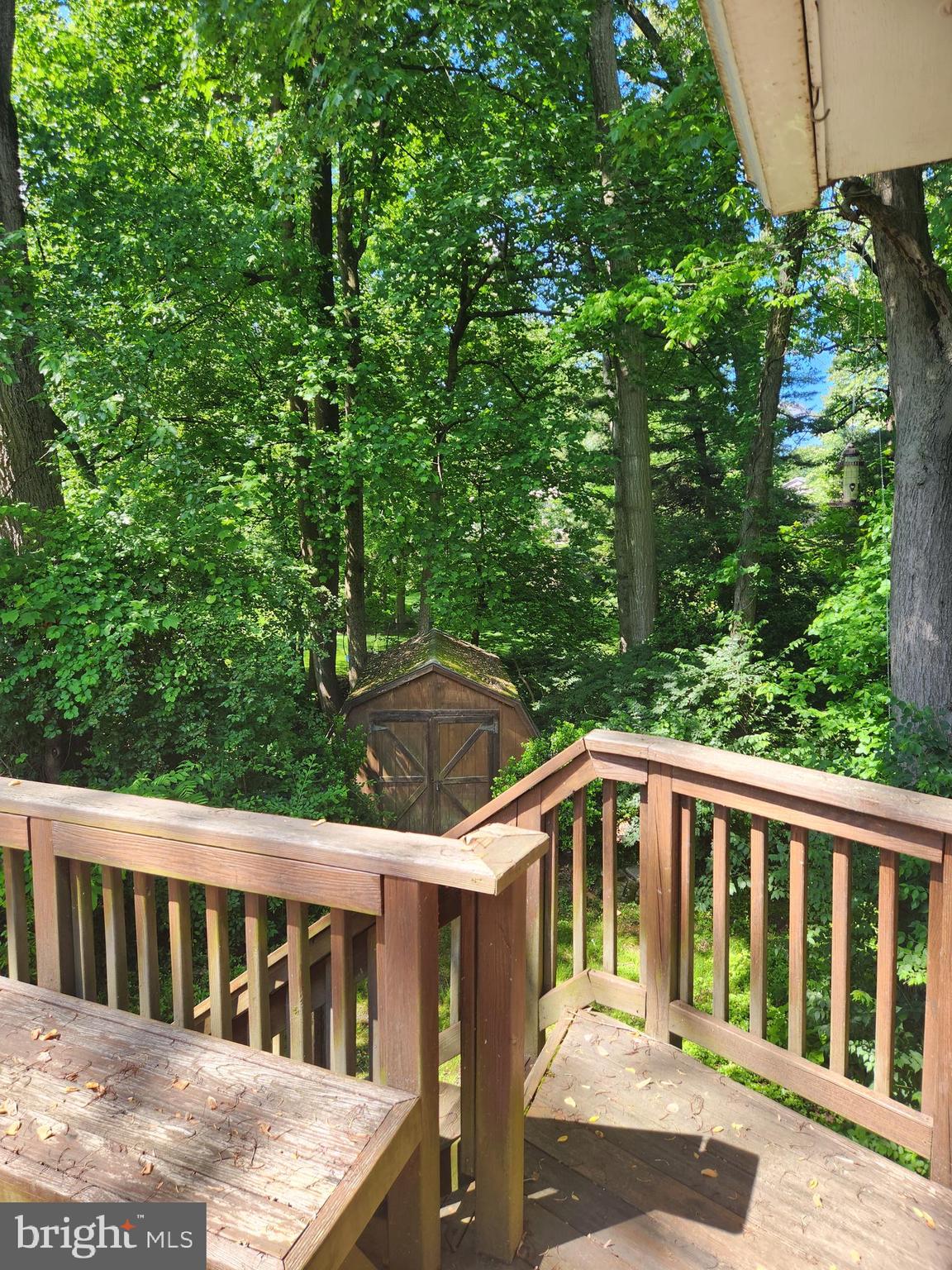 1702 FOX RUN COURT
