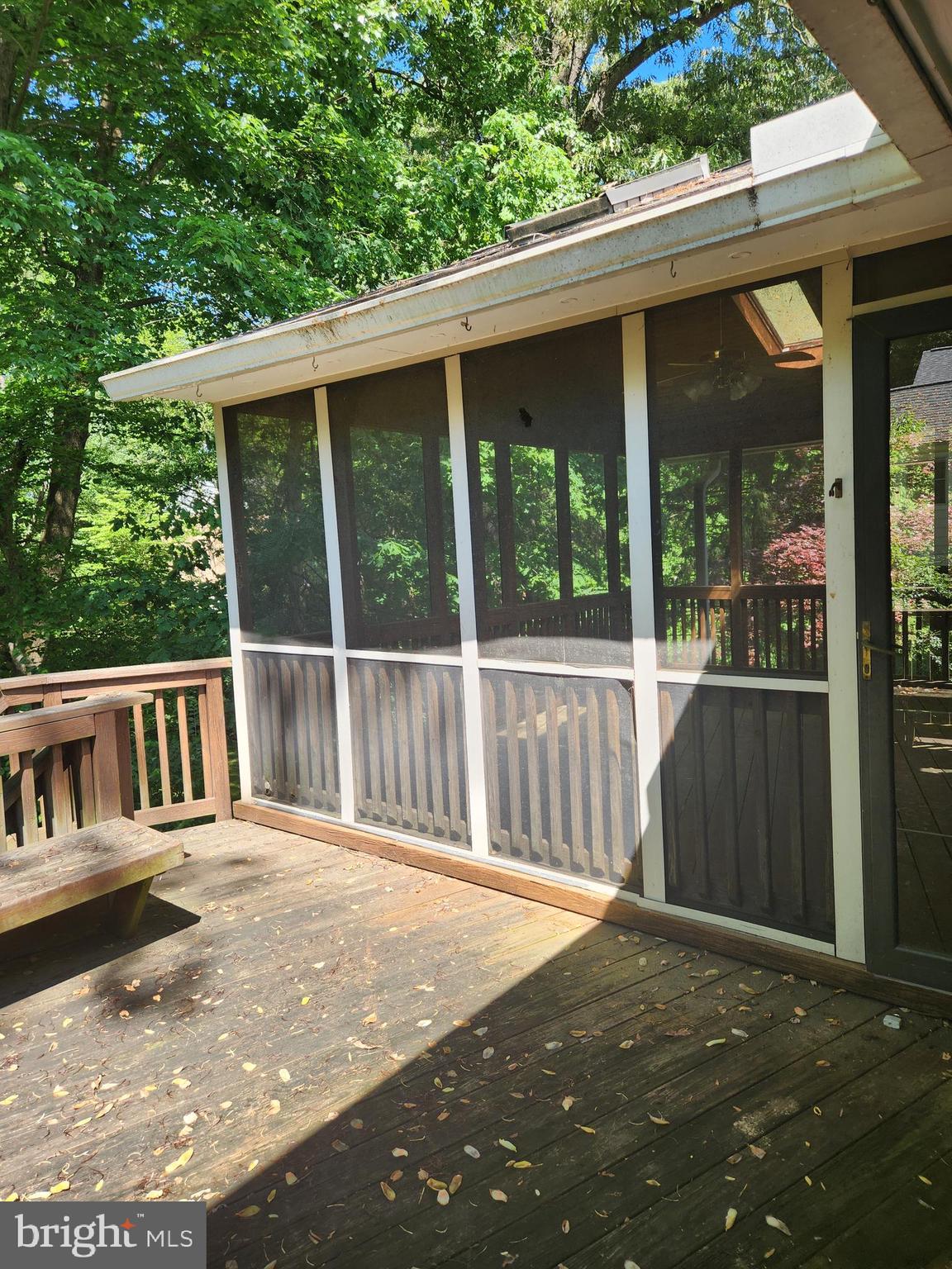 1702 FOX RUN COURT