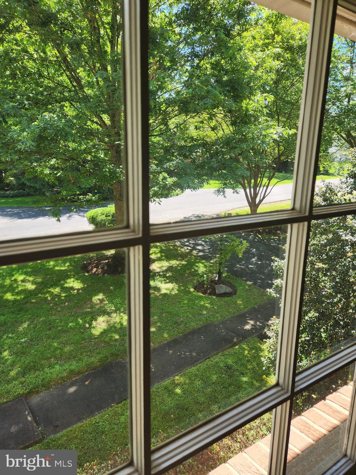 1702 FOX RUN COURT
