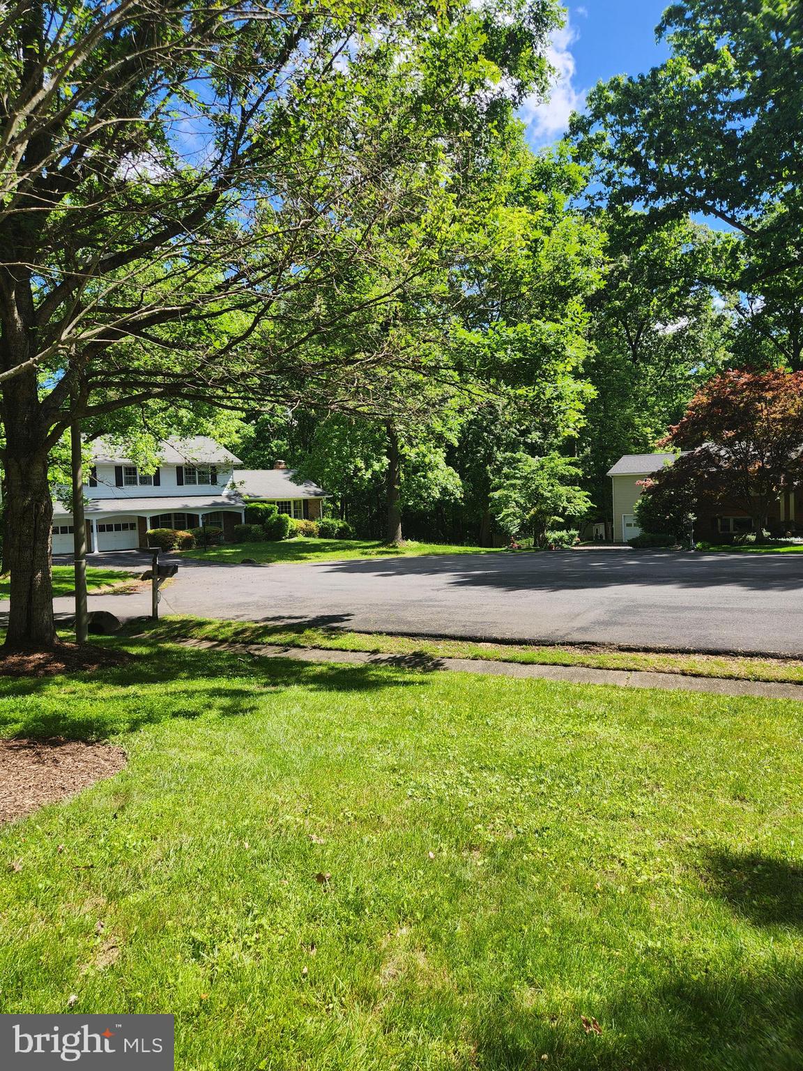 1702 FOX RUN COURT