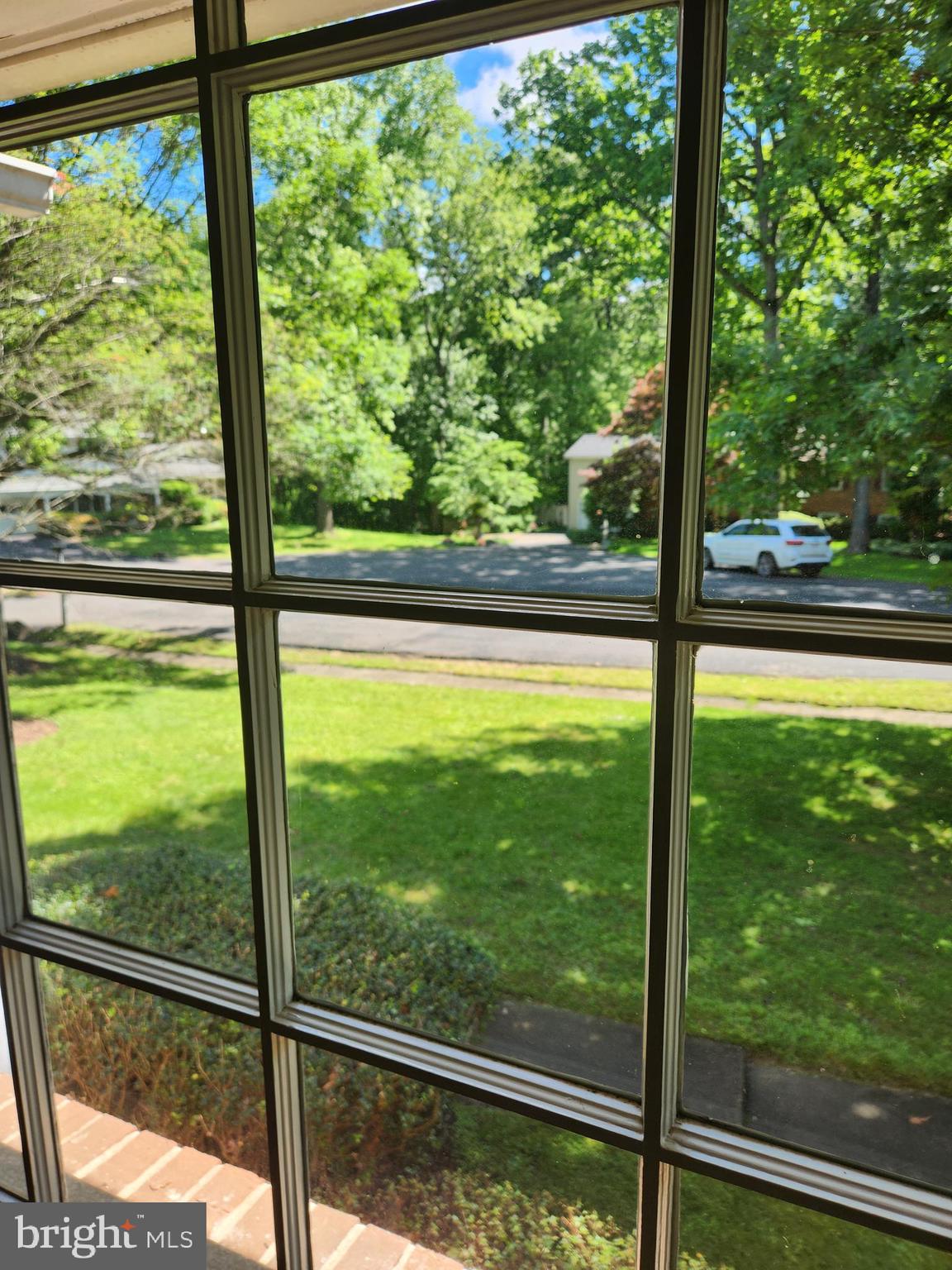 1702 FOX RUN COURT