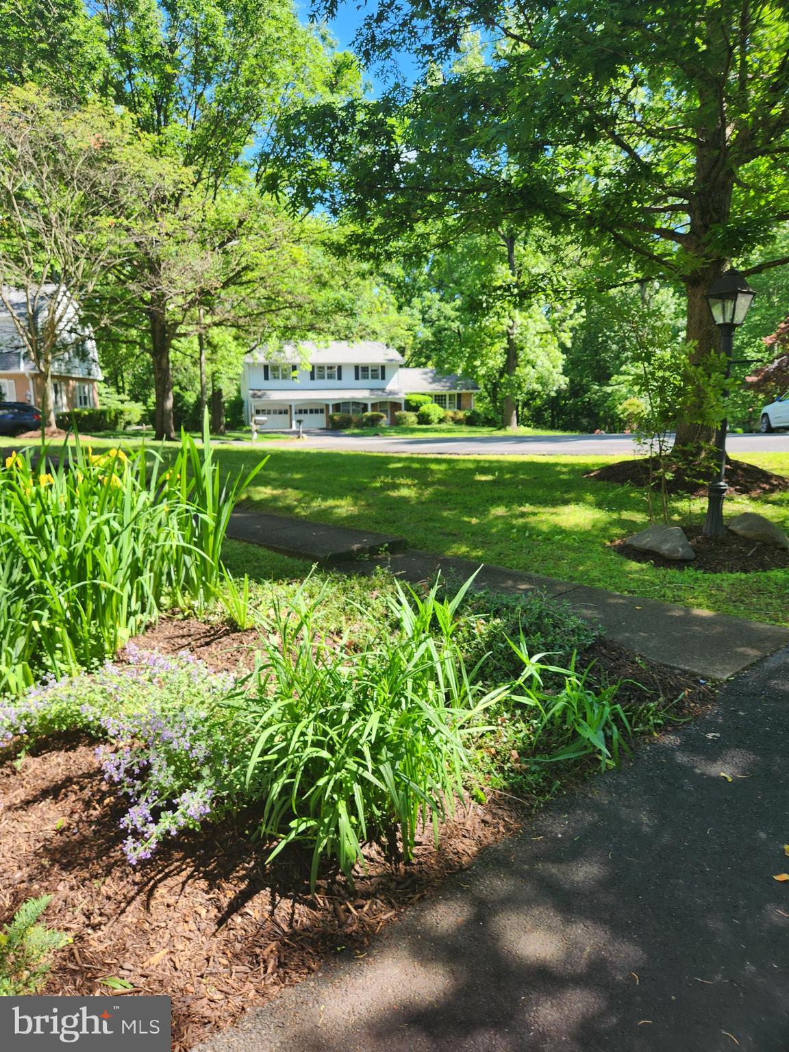 1702 FOX RUN COURT