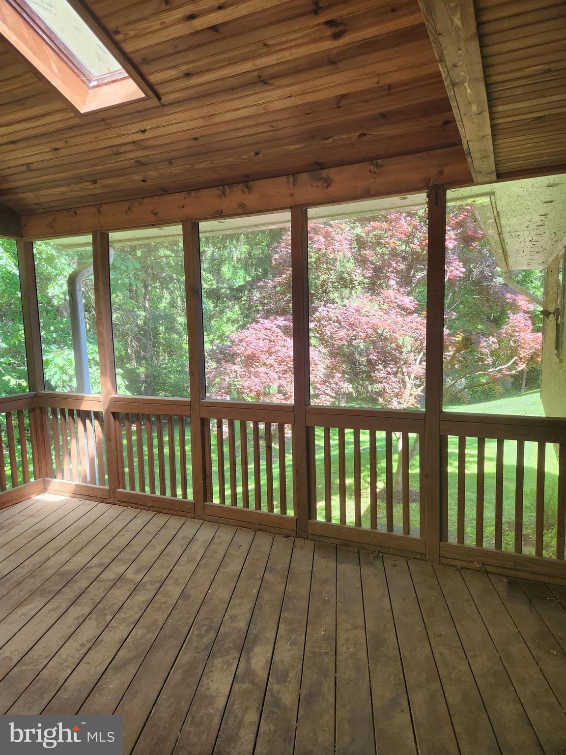 1702 FOX RUN COURT