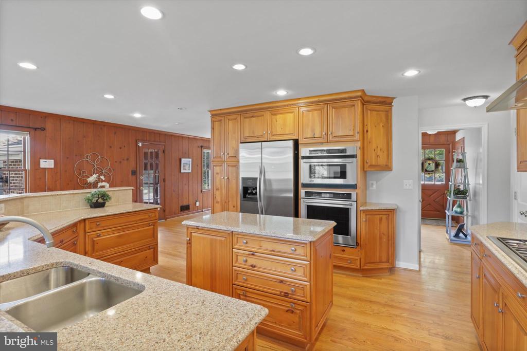6600 SPRING VALLEY DRIVE