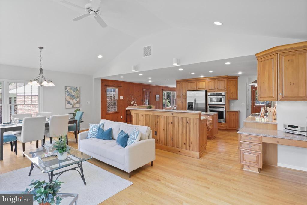 6600 SPRING VALLEY DRIVE