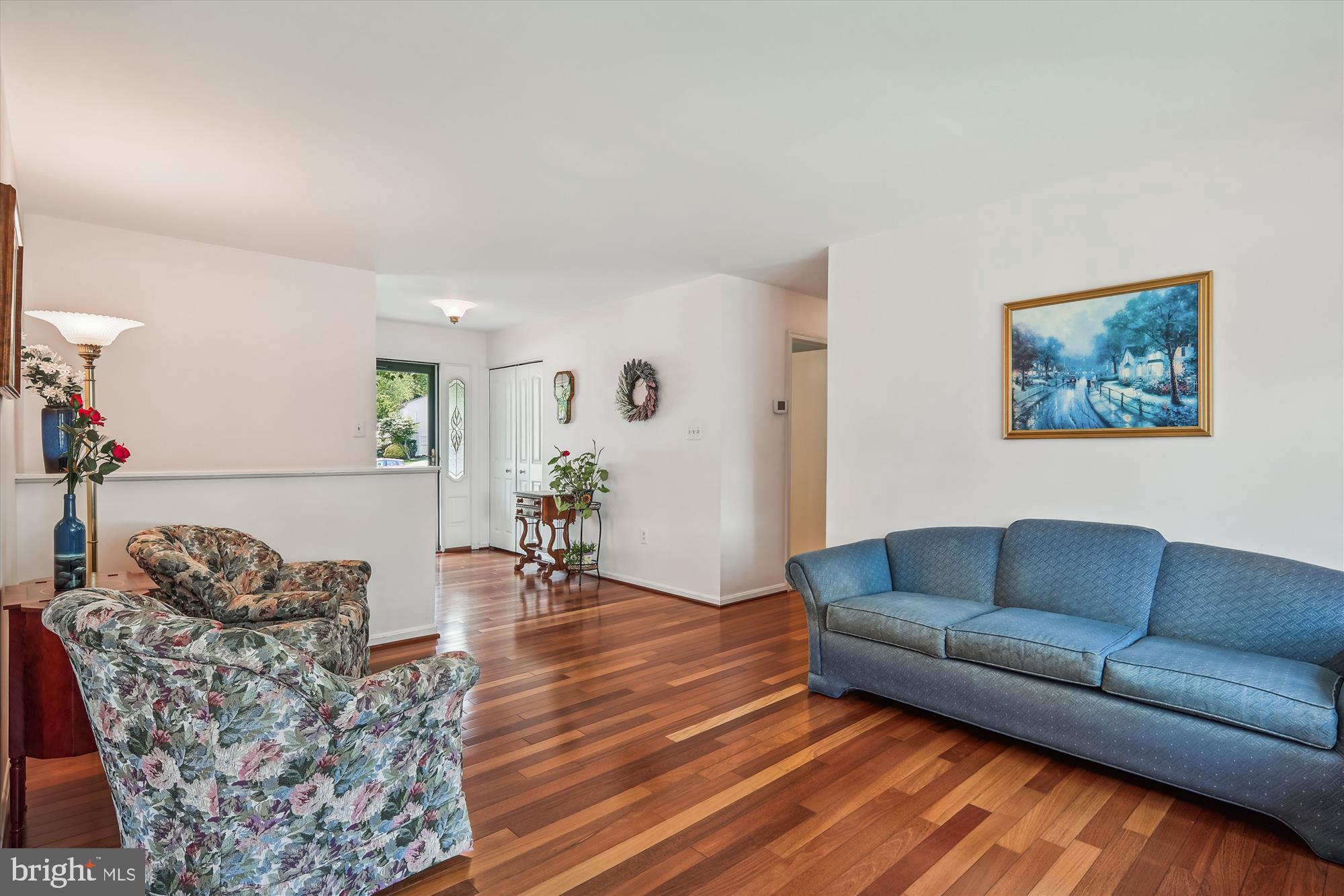 7802 LOWMOOR COURT