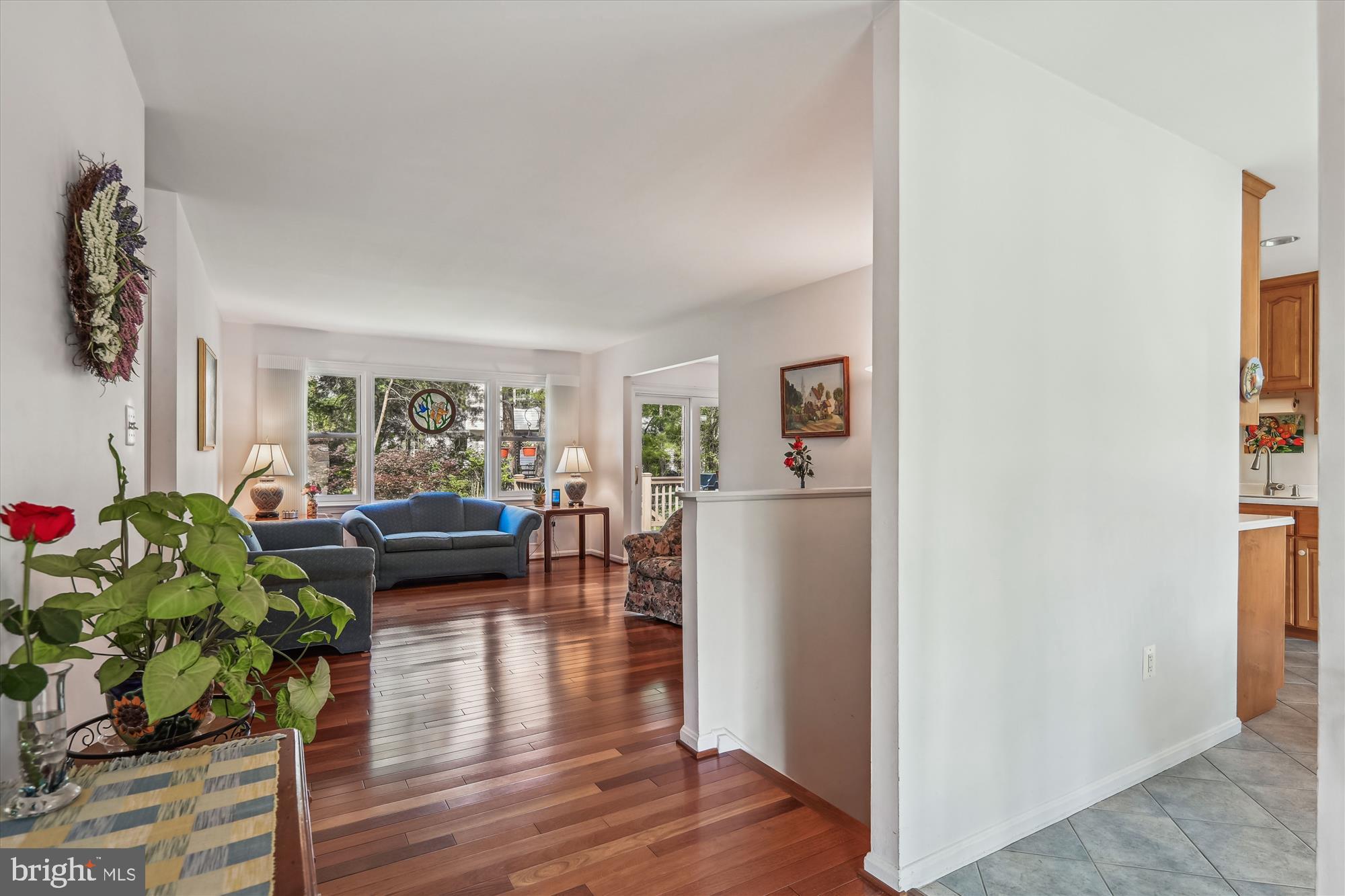 7802 LOWMOOR COURT