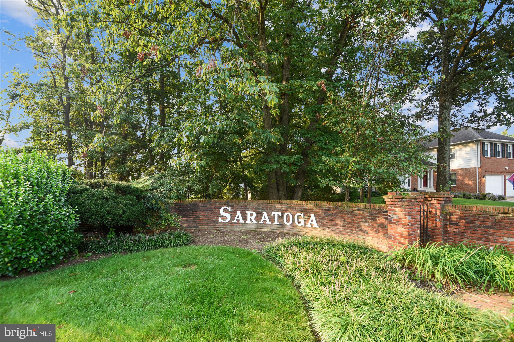 7802 LOWMOOR COURT