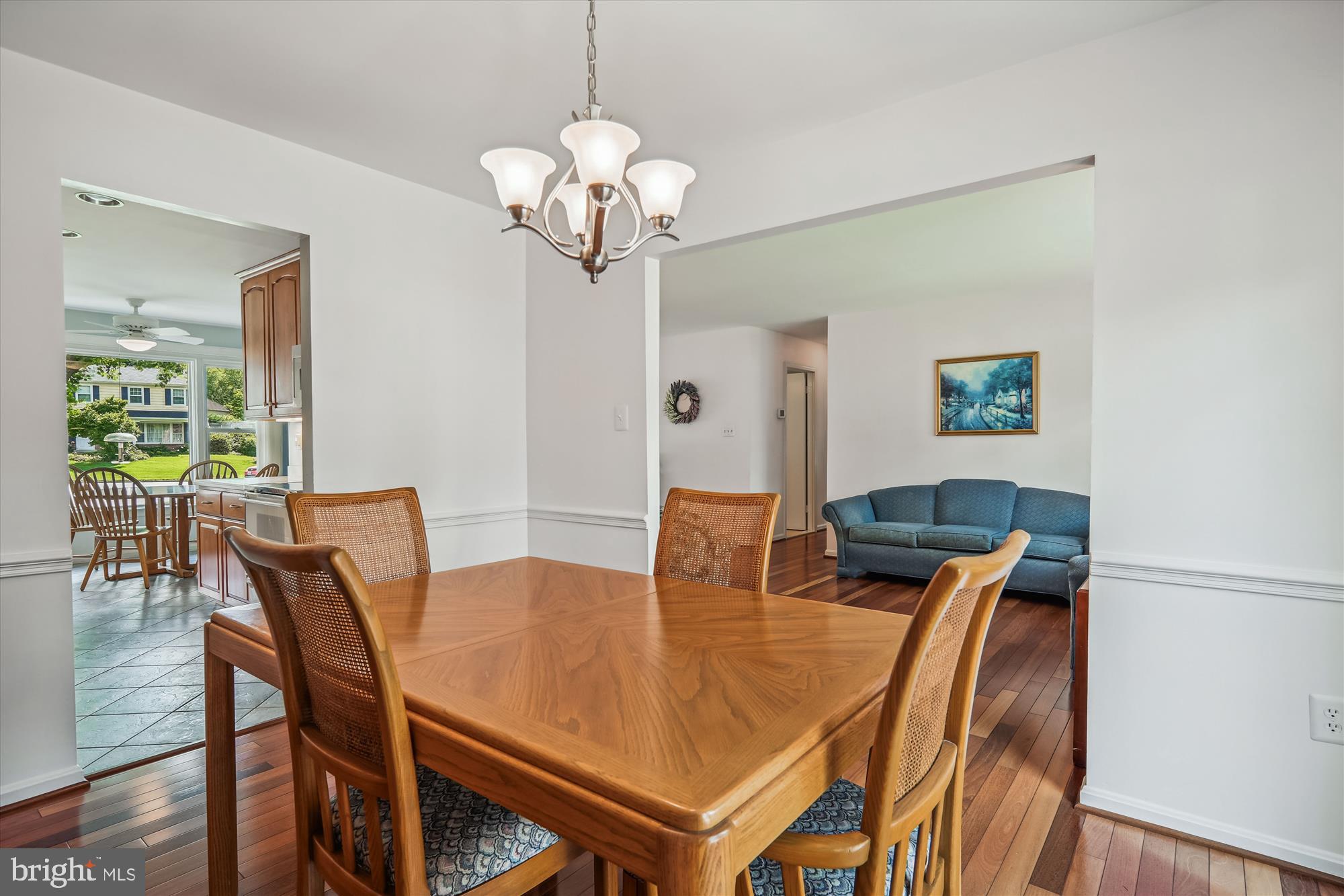 7802 LOWMOOR COURT
