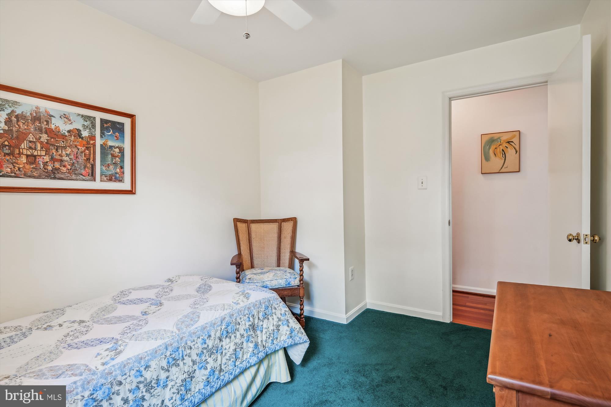 7802 LOWMOOR COURT