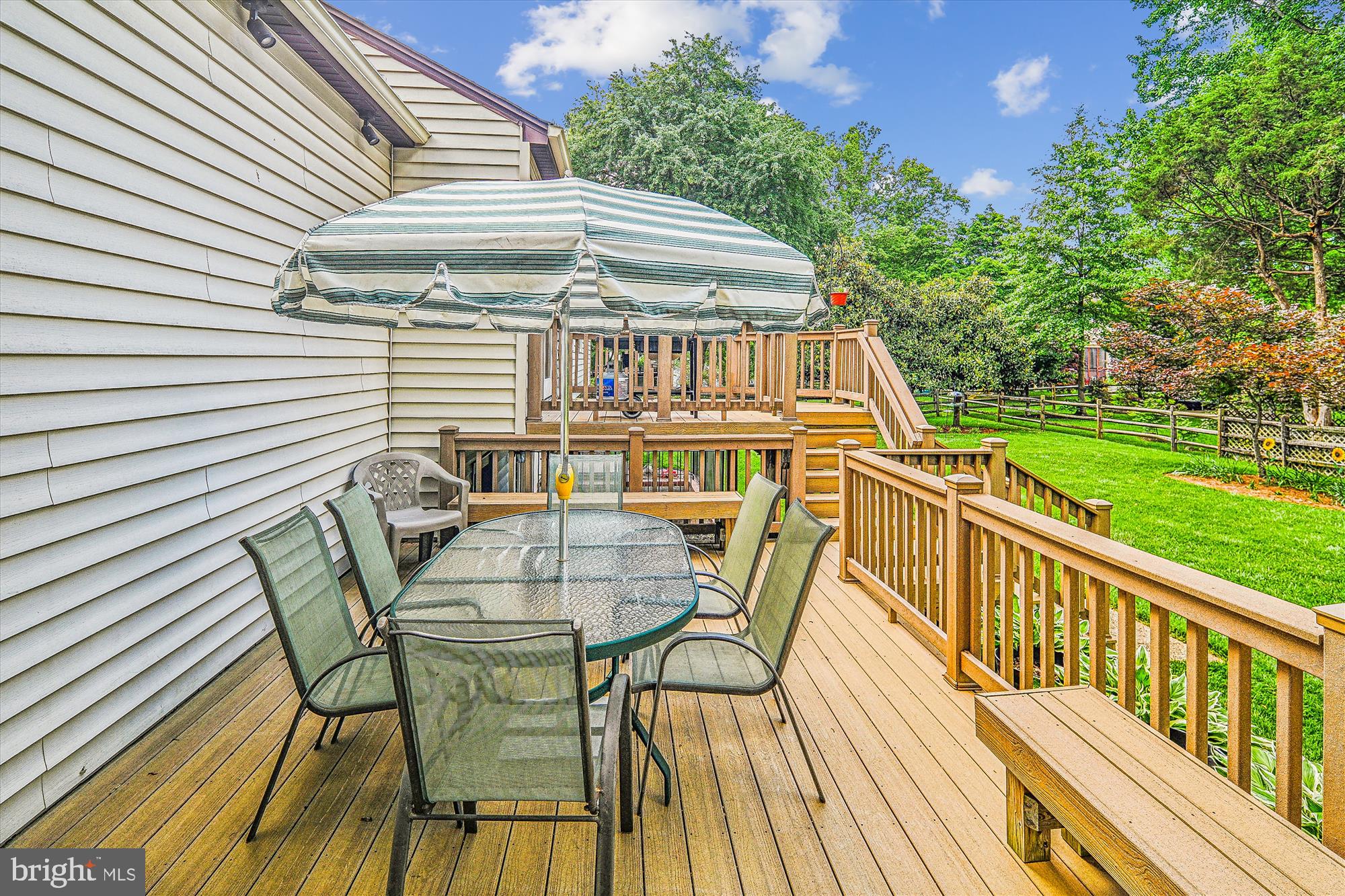 7802 LOWMOOR COURT