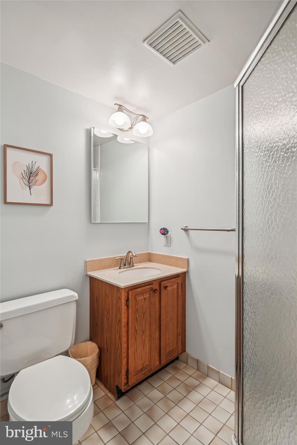 7802 LOWMOOR COURT