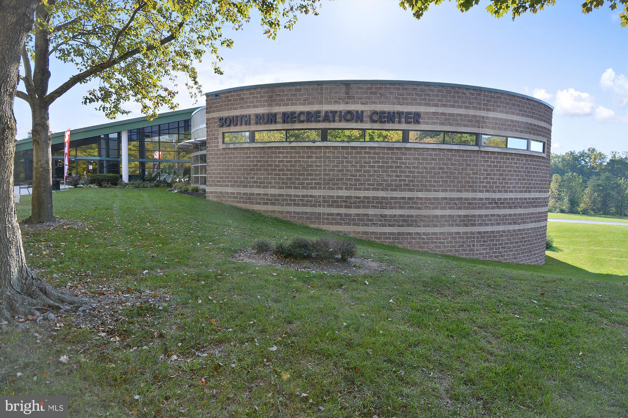 7802 LOWMOOR COURT