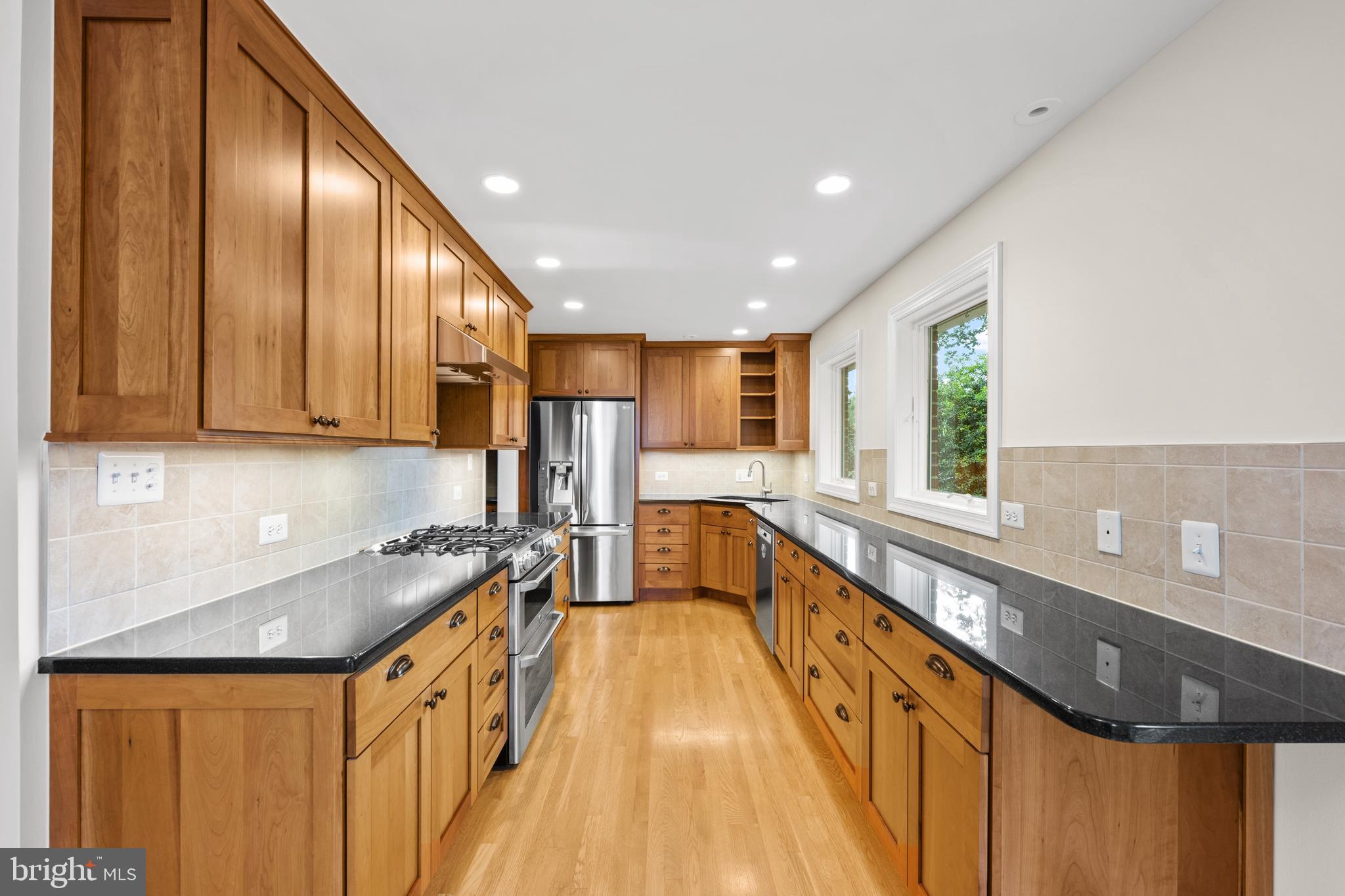 7052 BRADLEY CIRCLE