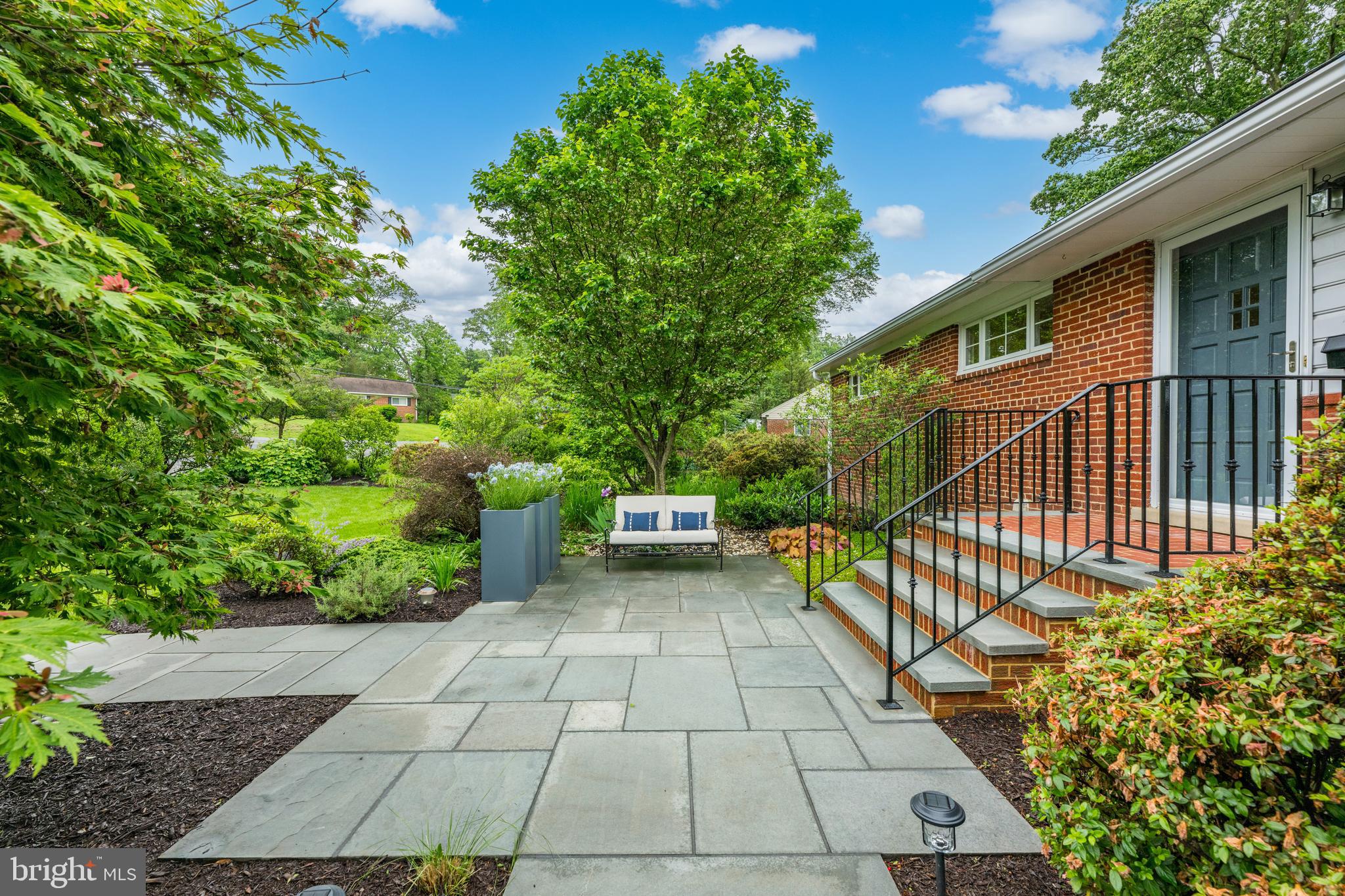 7052 BRADLEY CIRCLE