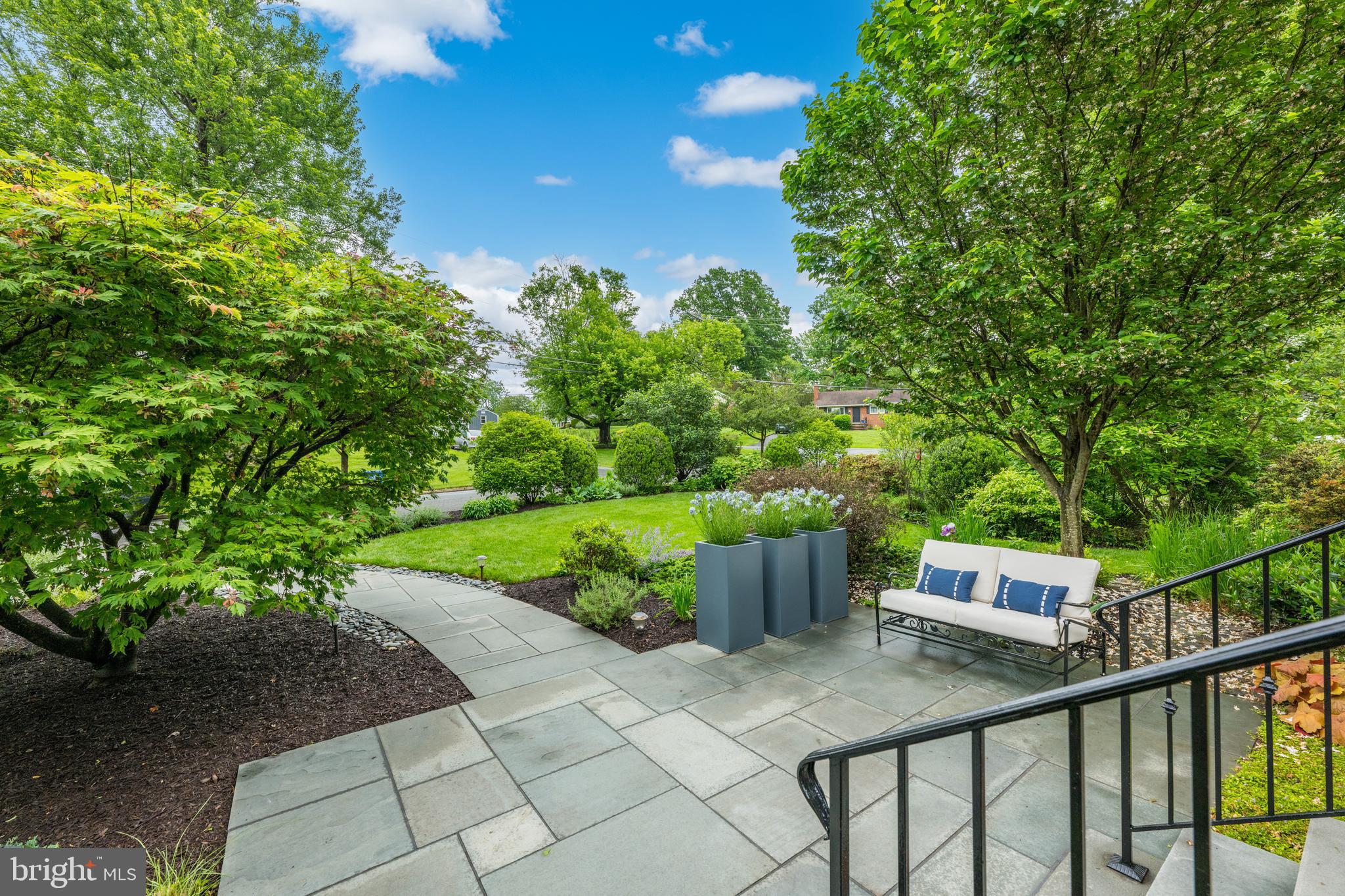 7052 BRADLEY CIRCLE