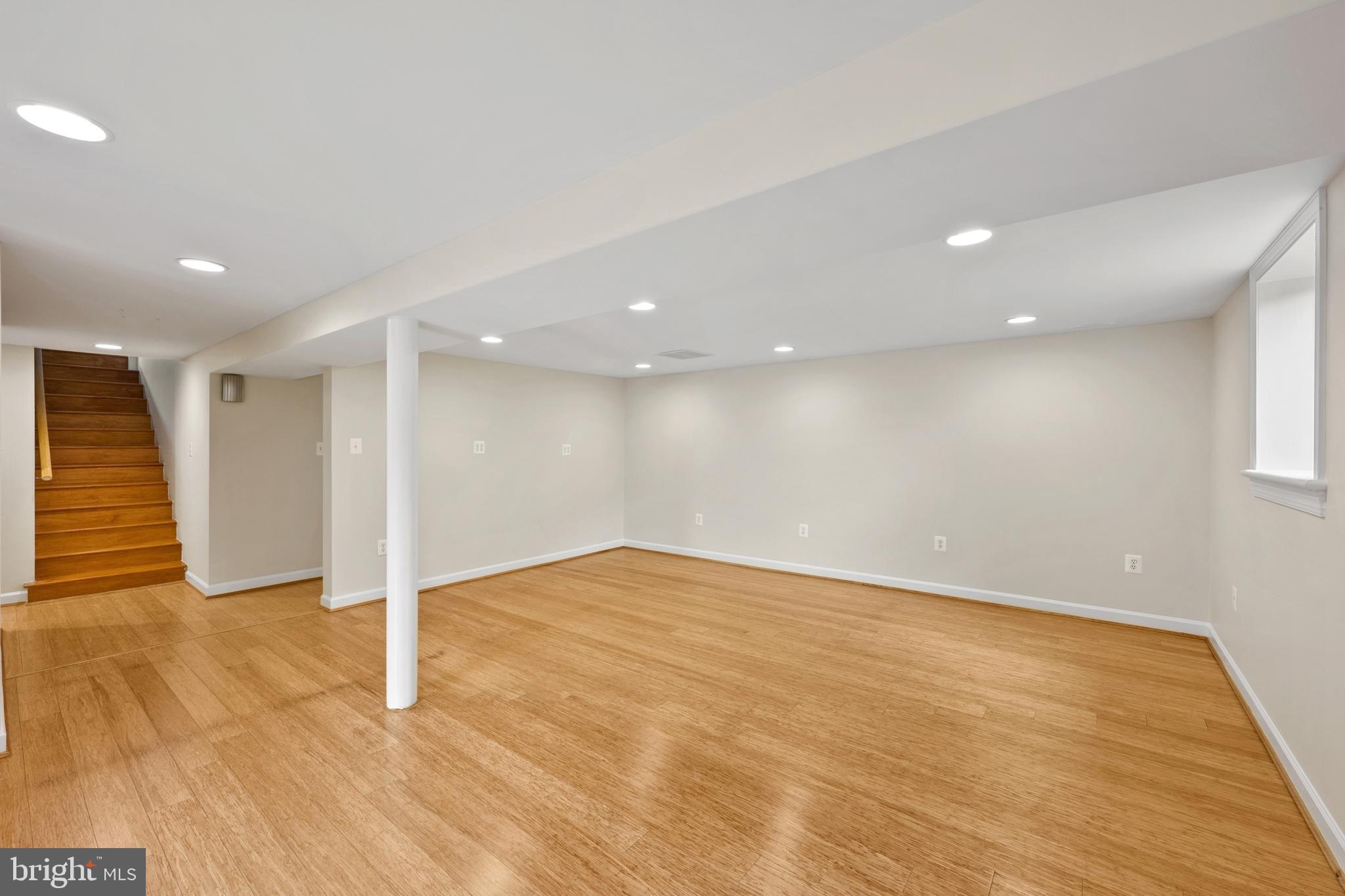7052 BRADLEY CIRCLE