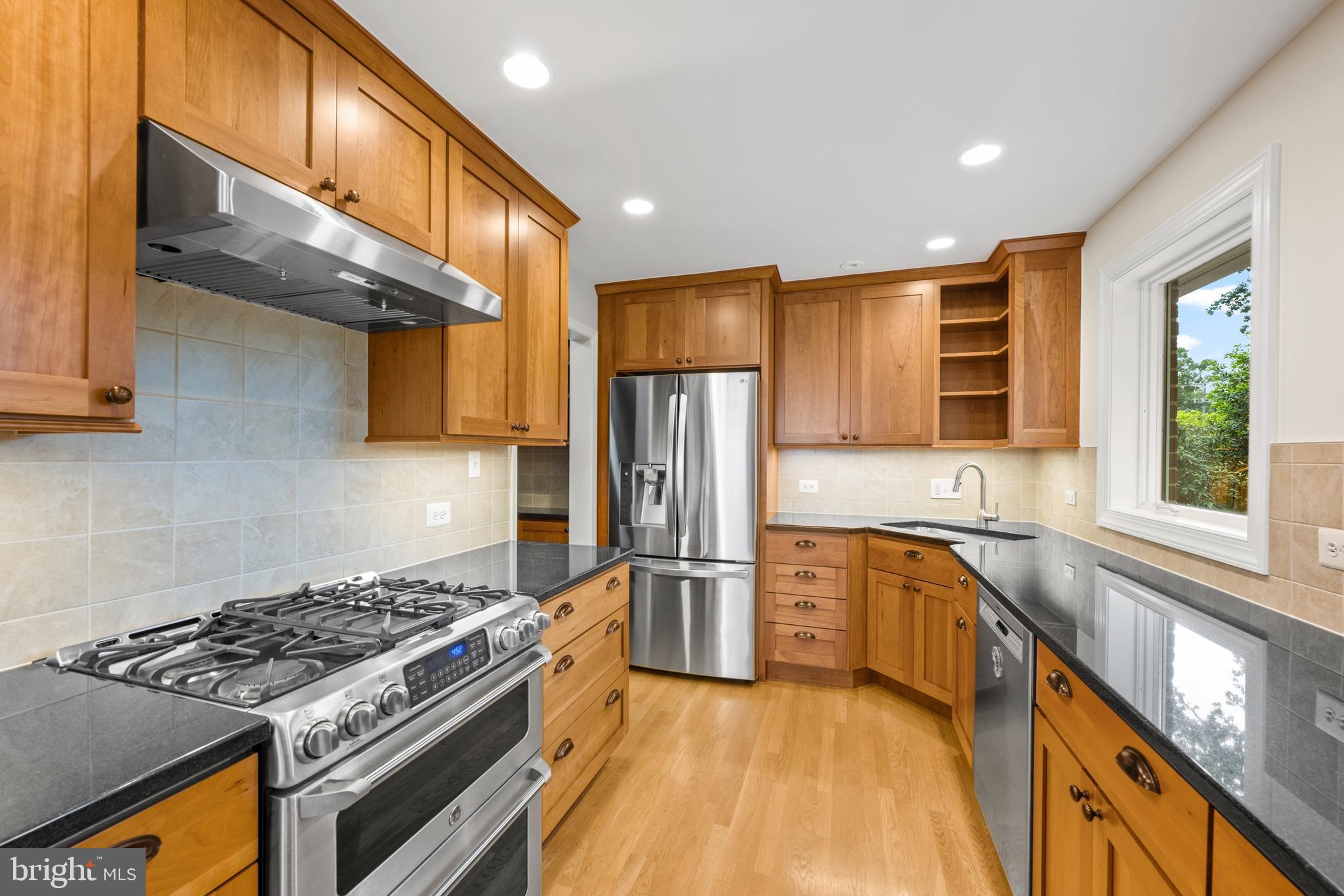 7052 BRADLEY CIRCLE
