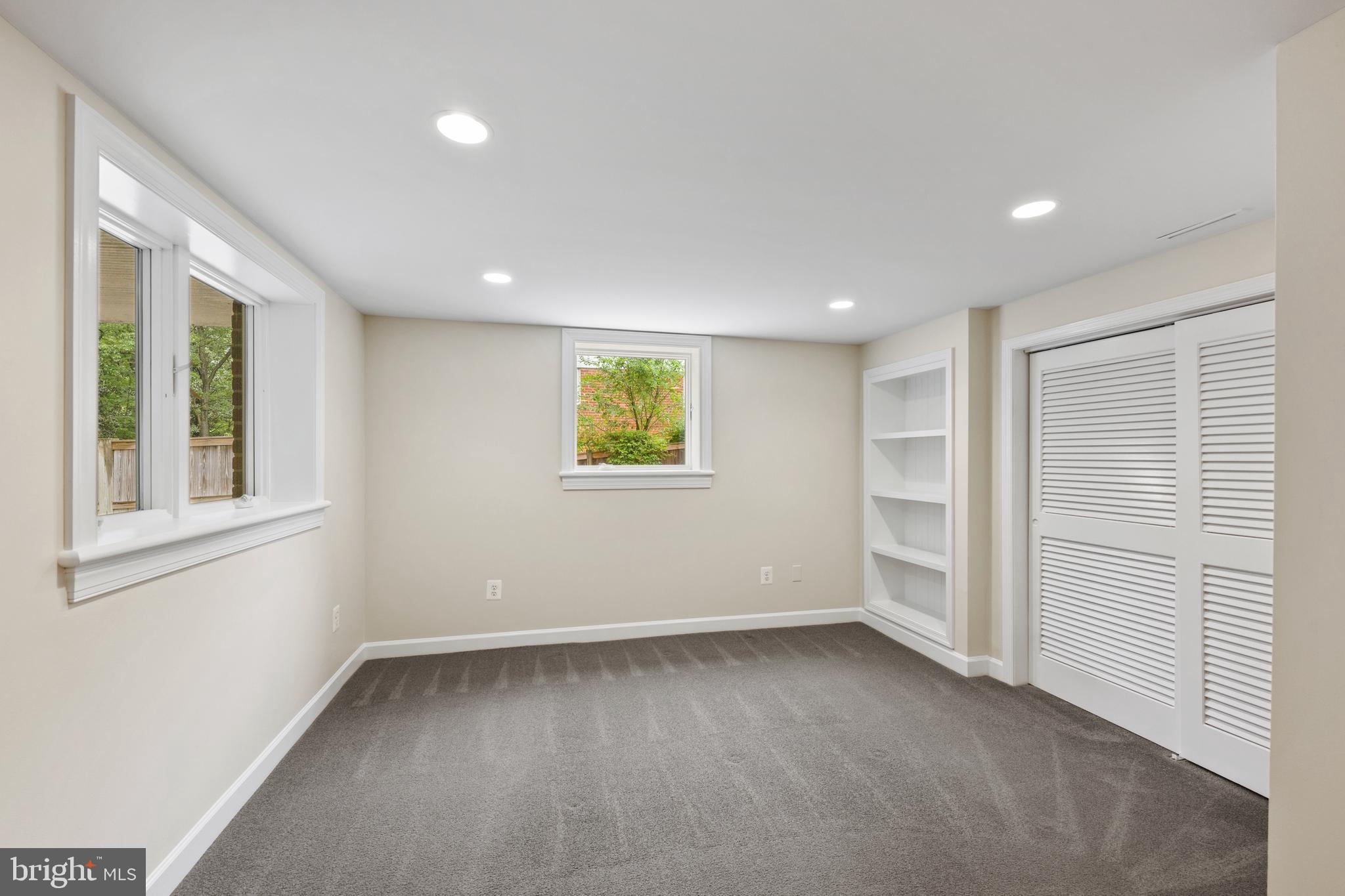 7052 BRADLEY CIRCLE