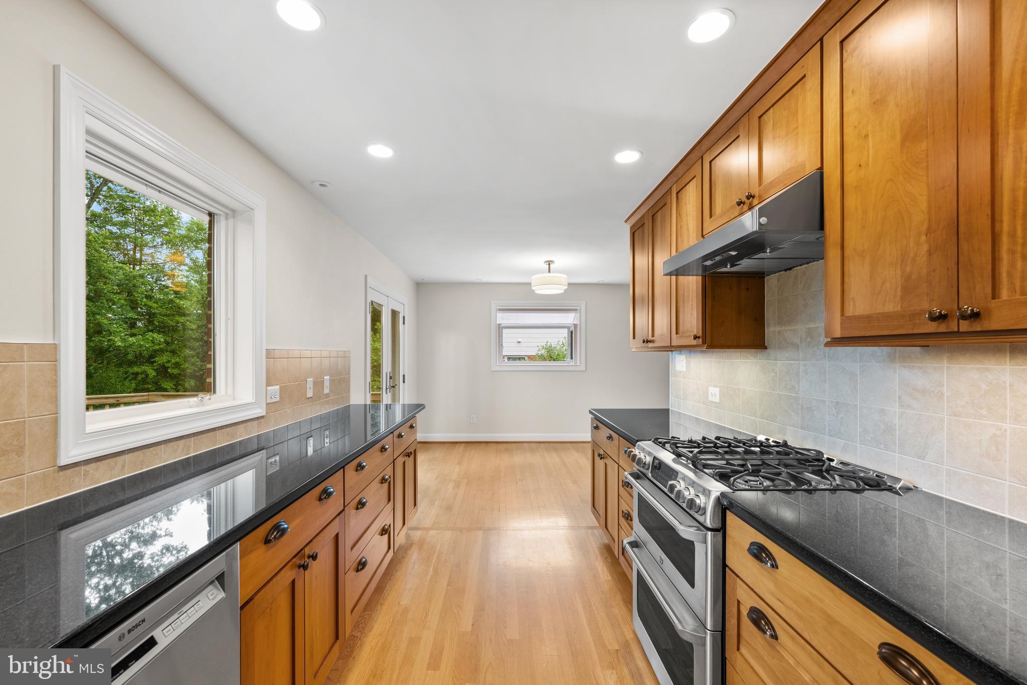 7052 BRADLEY CIRCLE