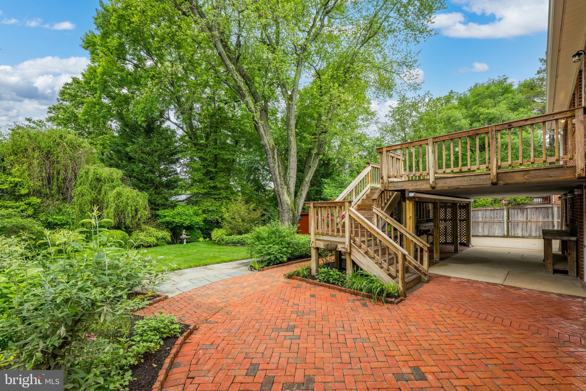 7052 BRADLEY CIRCLE
