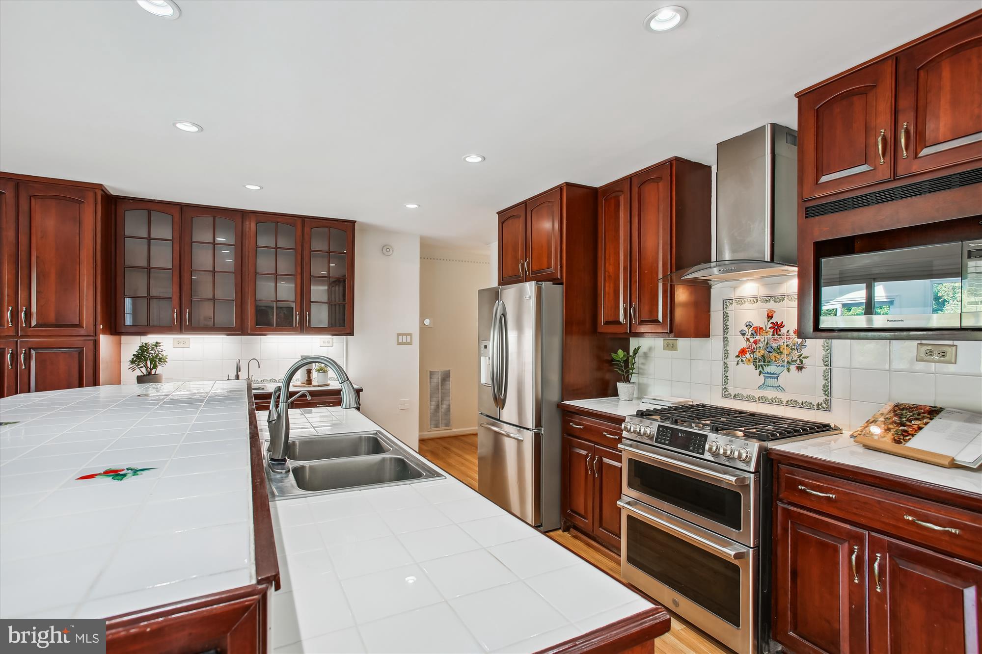 9111 MOUNTAIN VALLEY ROAD