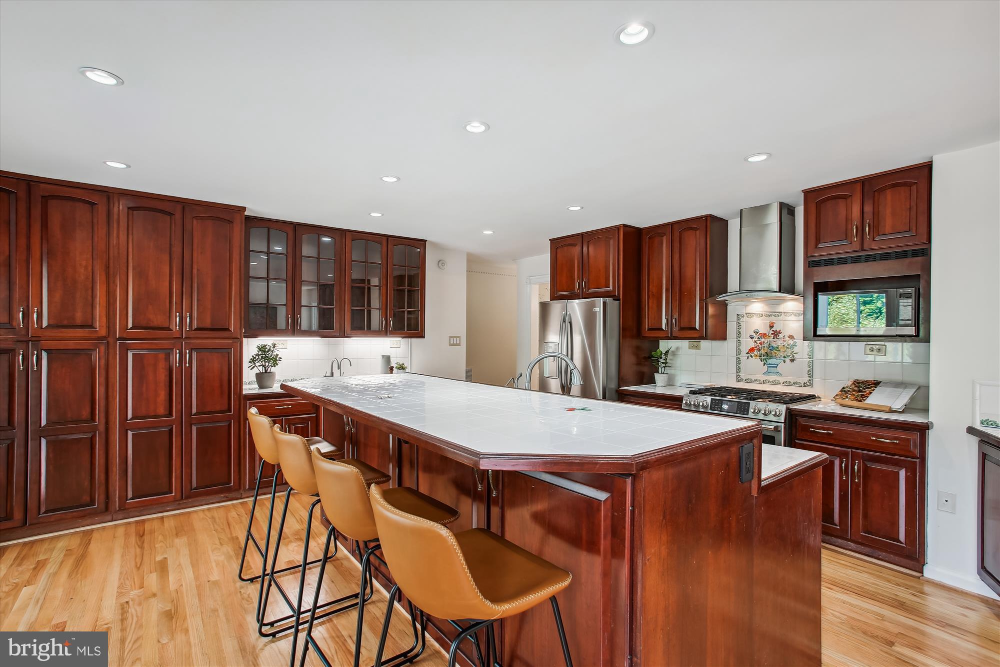 9111 MOUNTAIN VALLEY ROAD