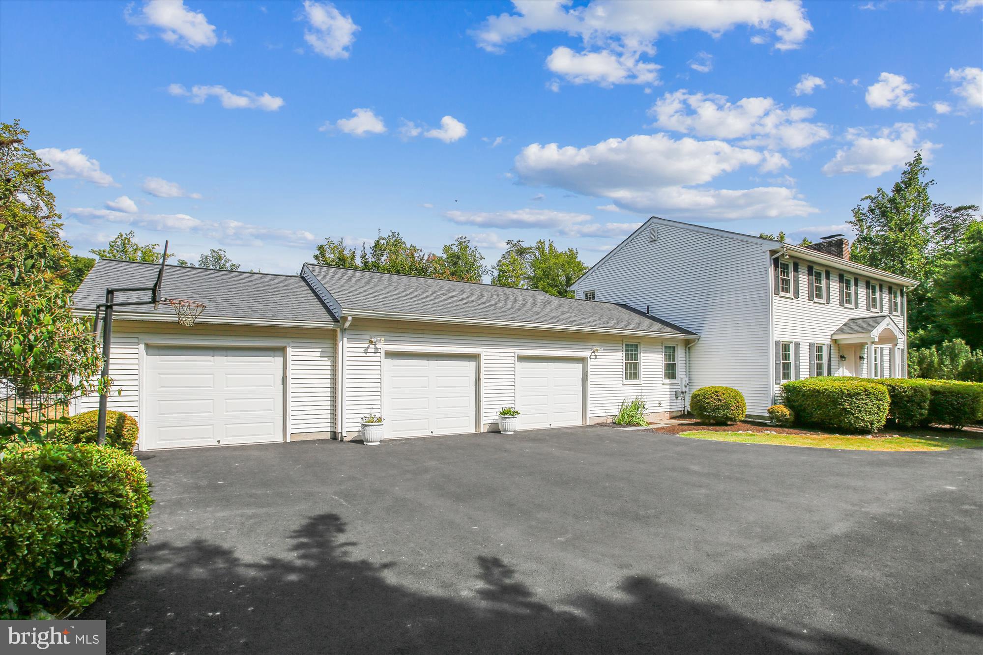 9111 MOUNTAIN VALLEY ROAD