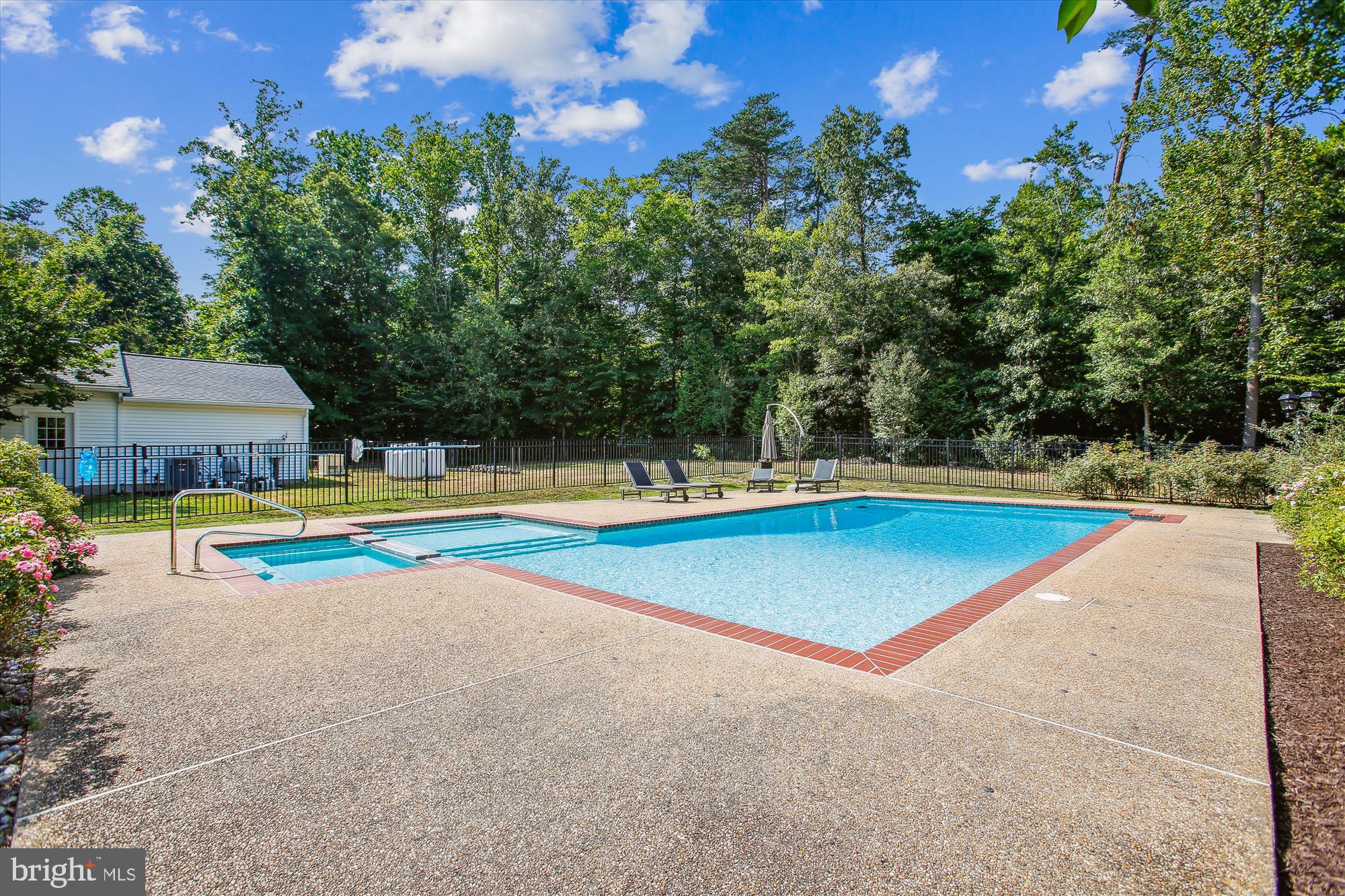 9111 MOUNTAIN VALLEY ROAD