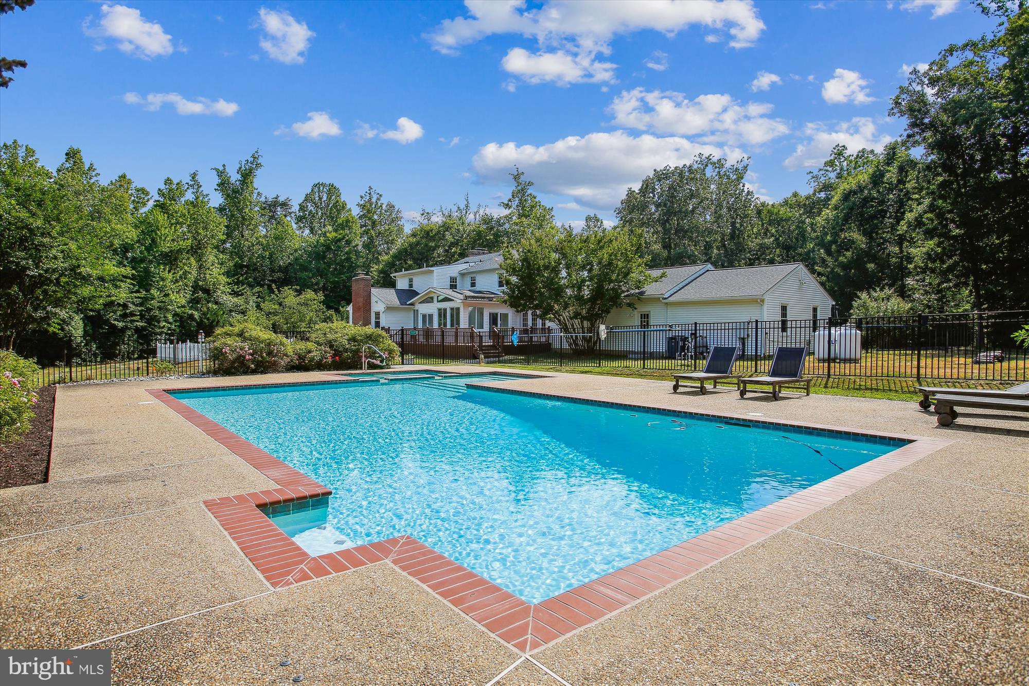 9111 MOUNTAIN VALLEY ROAD