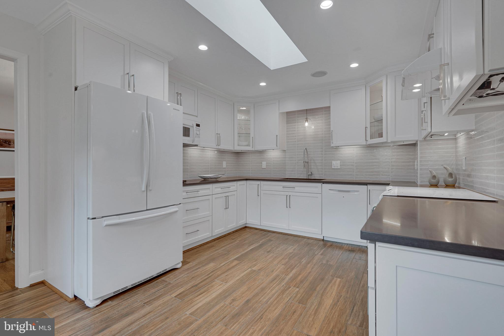 2302 WILKINSON PLACE