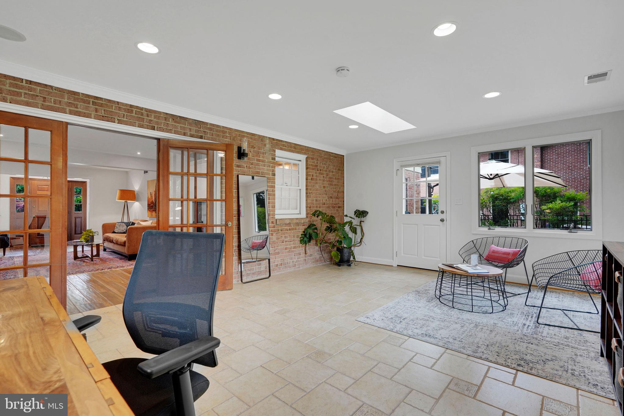 2302 WILKINSON PLACE