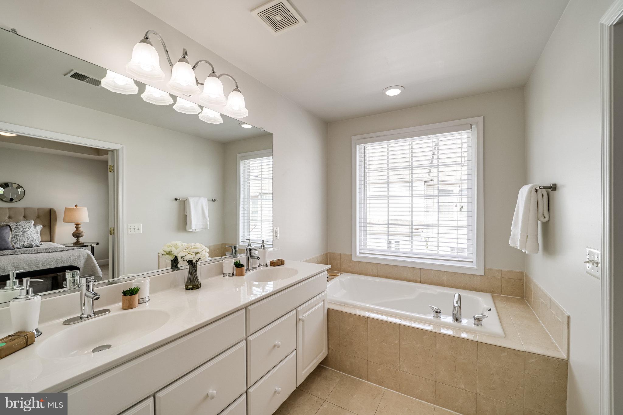 2417 HUNTINGTON PARK DRIVE
