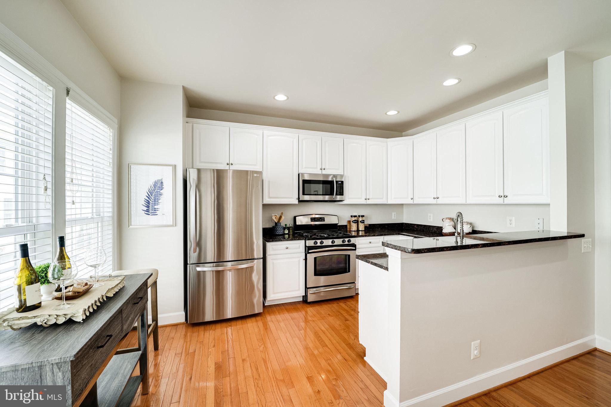 2417 HUNTINGTON PARK DRIVE