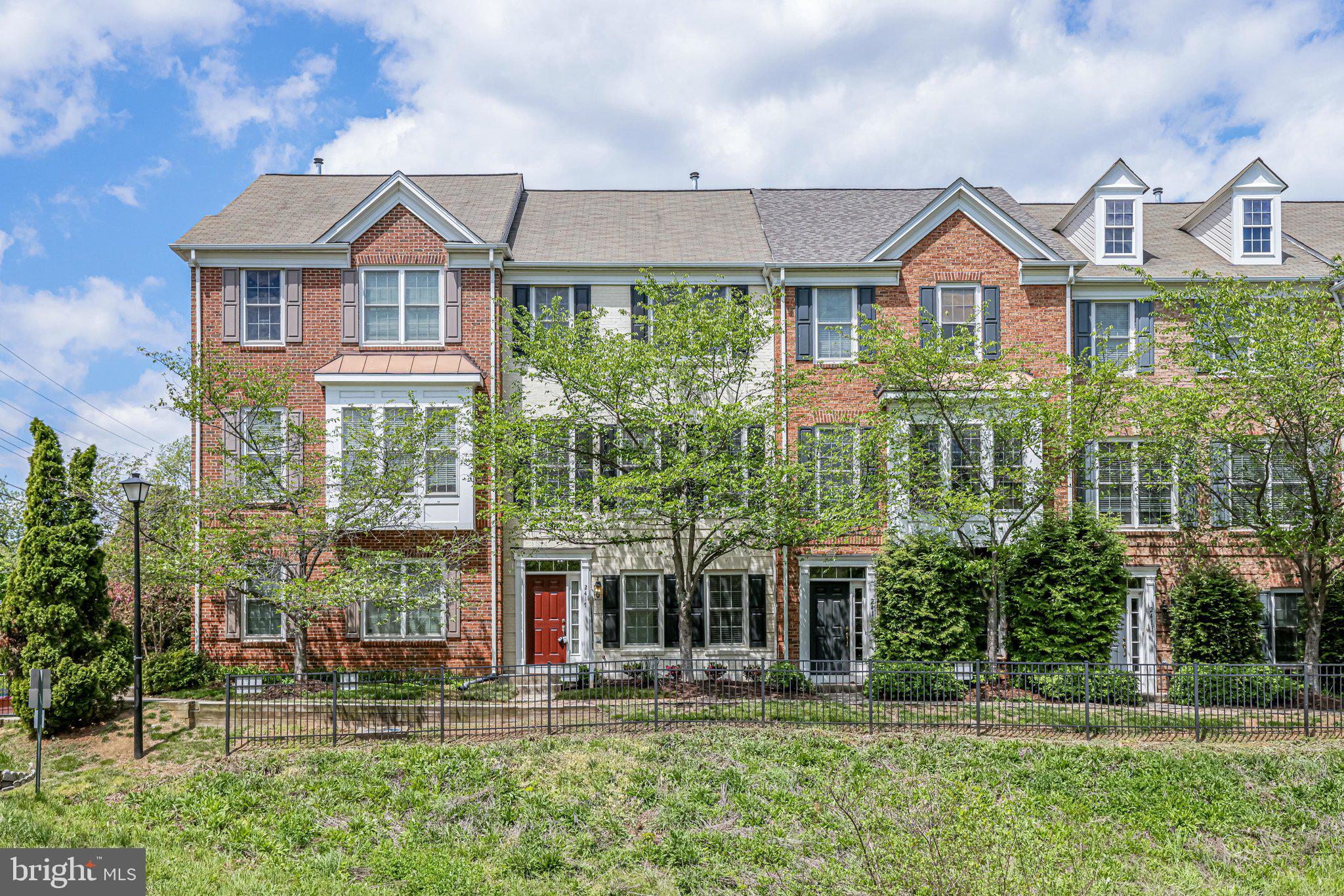 2417 HUNTINGTON PARK DRIVE
