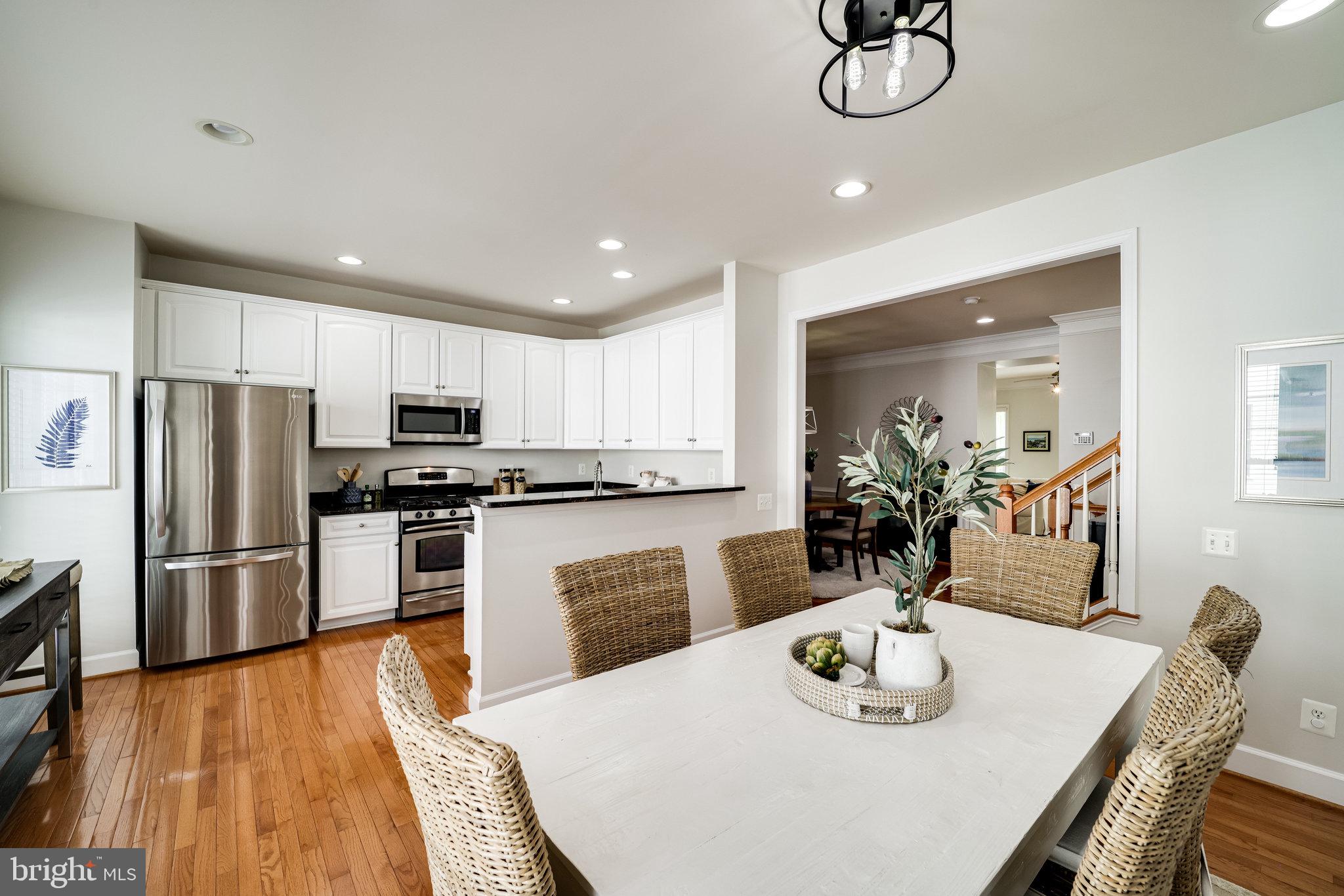 2417 HUNTINGTON PARK DRIVE