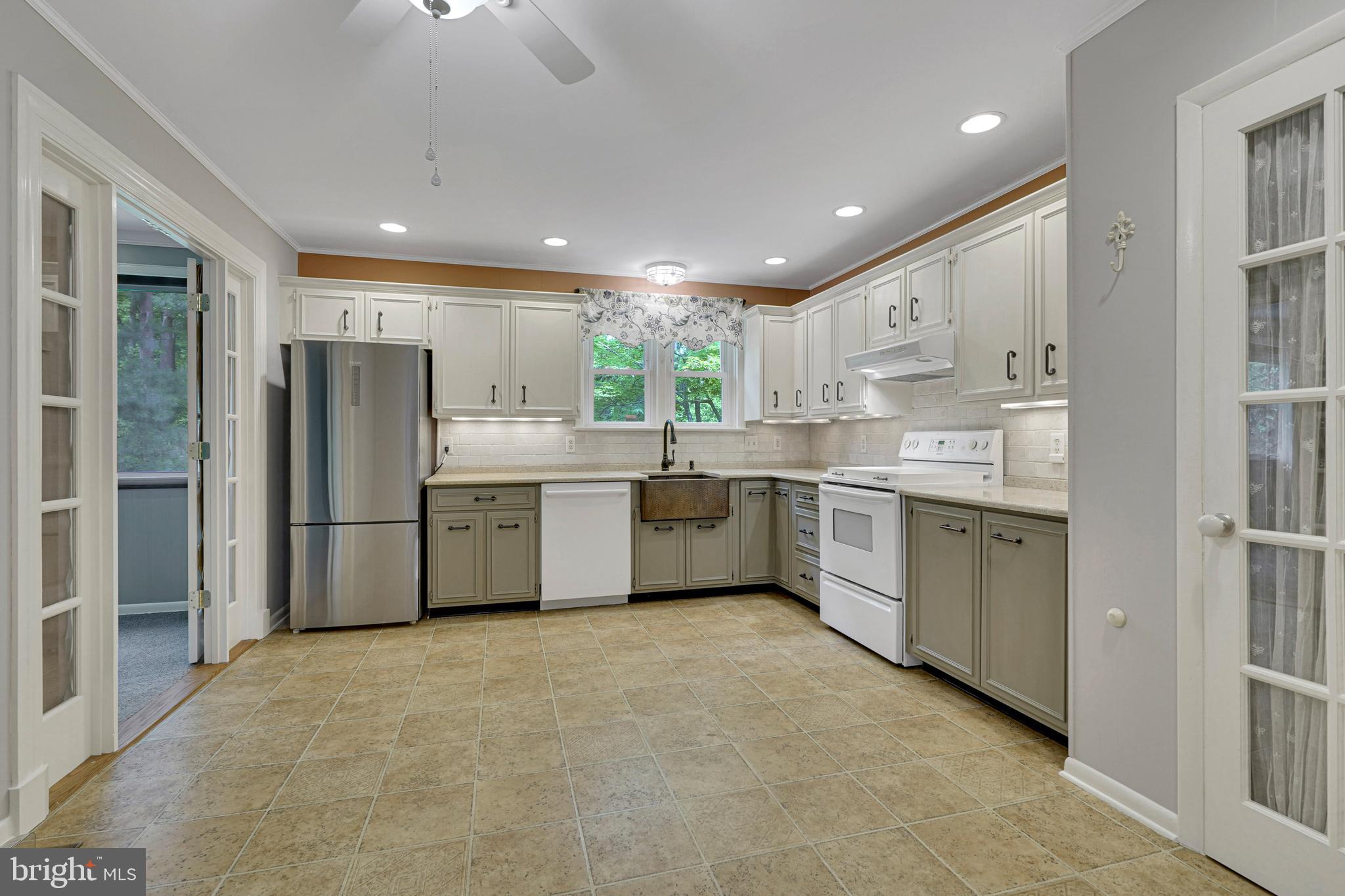 1712 COLLINGWOOD ROAD