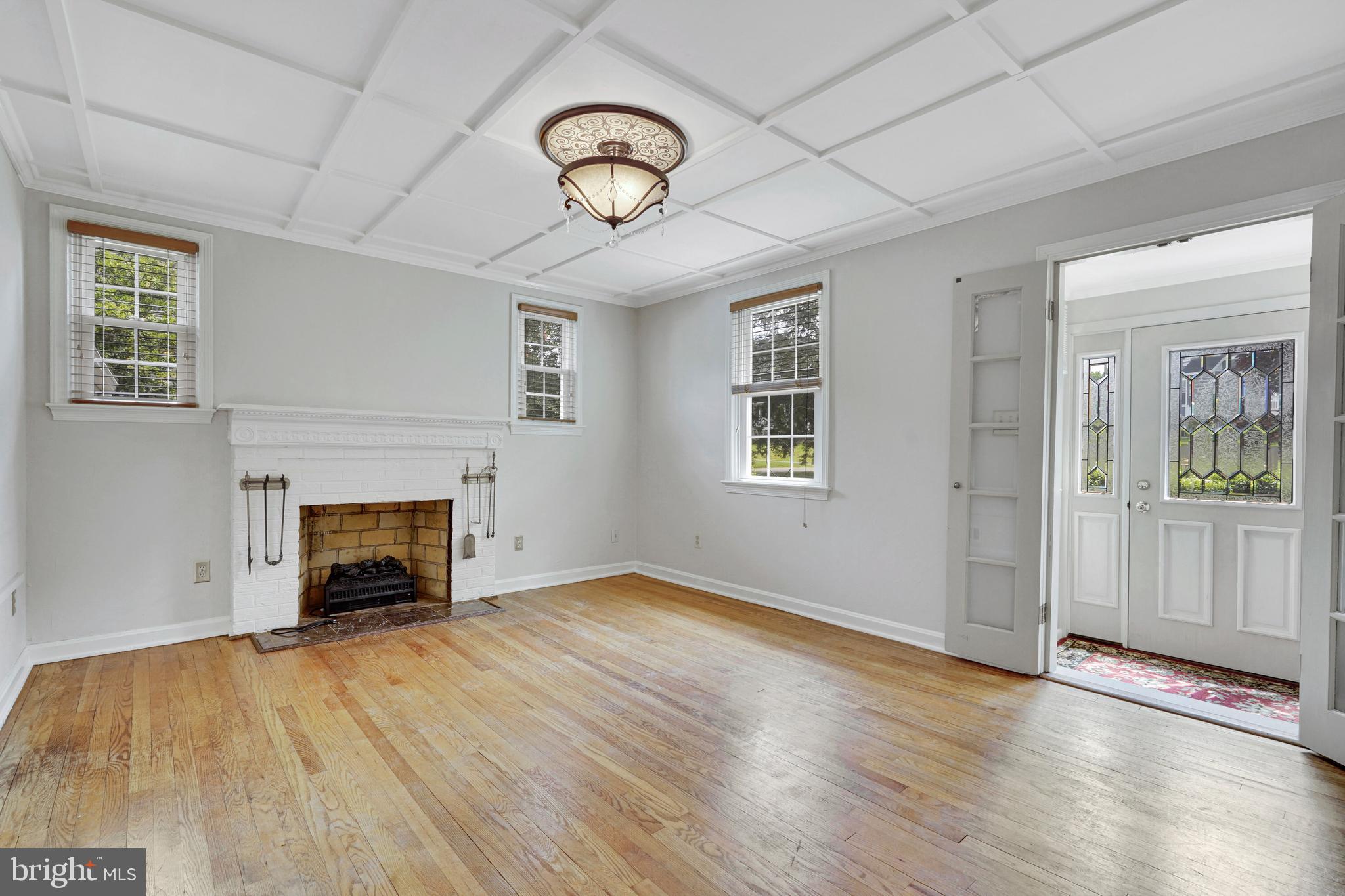 1712 COLLINGWOOD ROAD