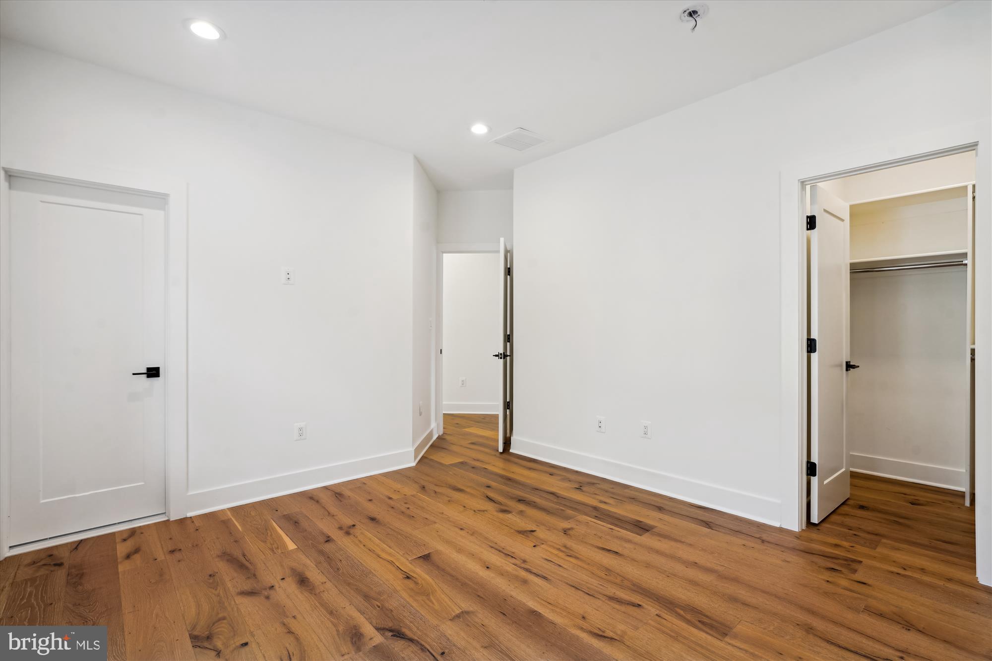 4501 DOLPHIN LANE