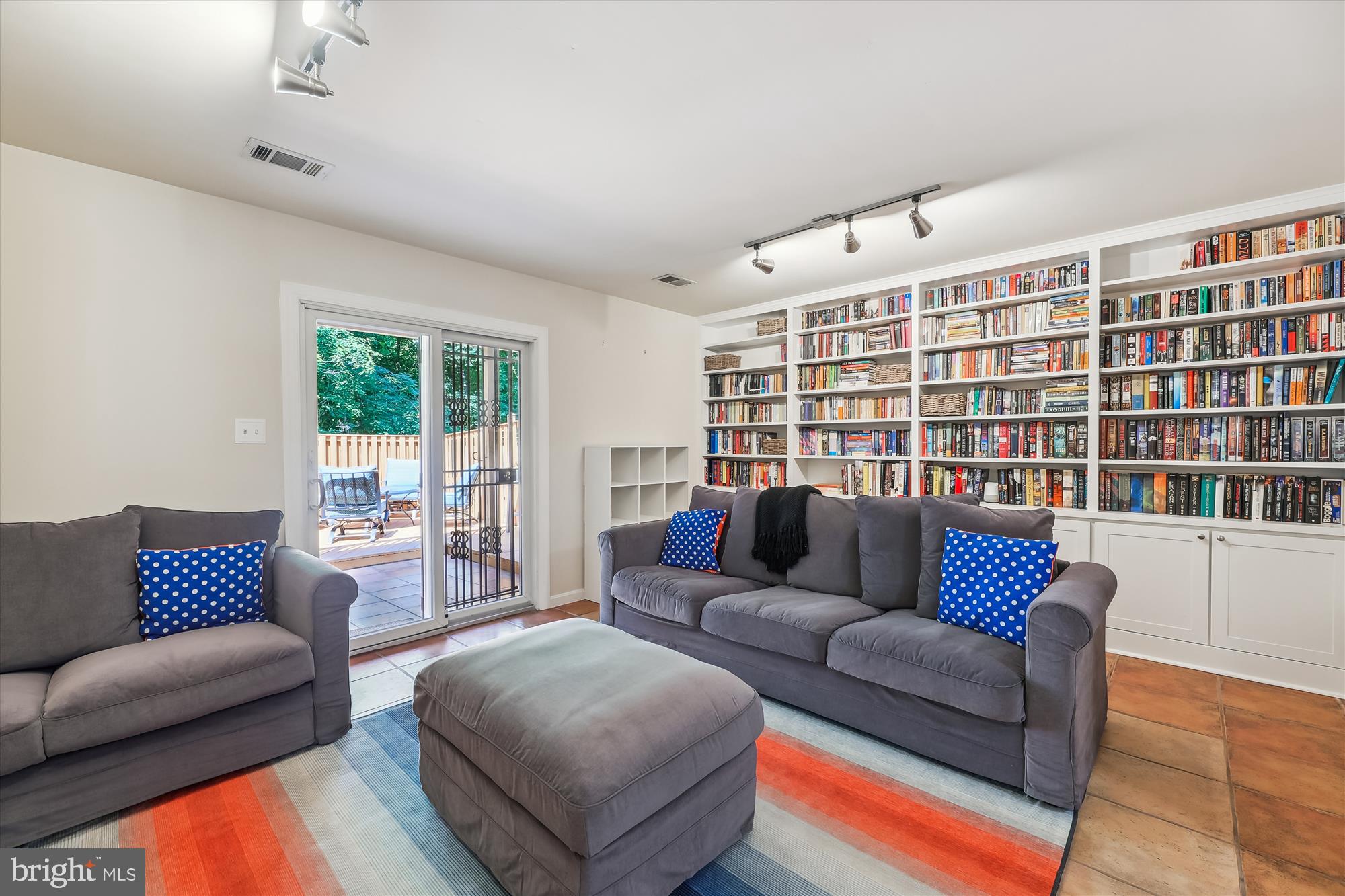 5860 LANGTON DRIVE