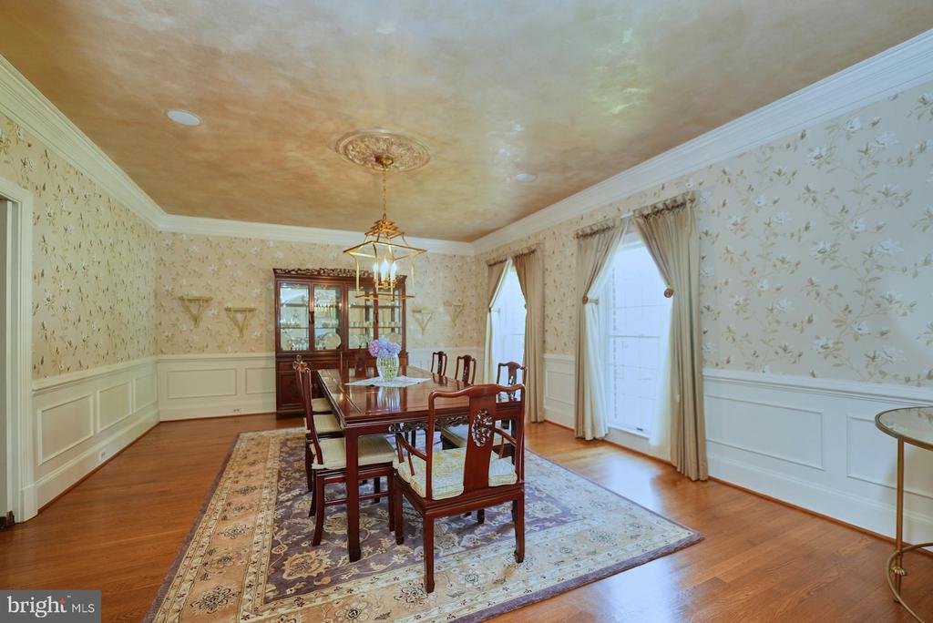 3016 WEBER PLACE