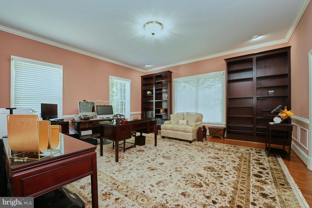 3016 WEBER PLACE