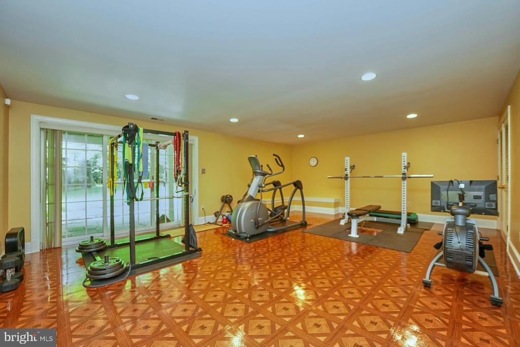 3016 WEBER PLACE