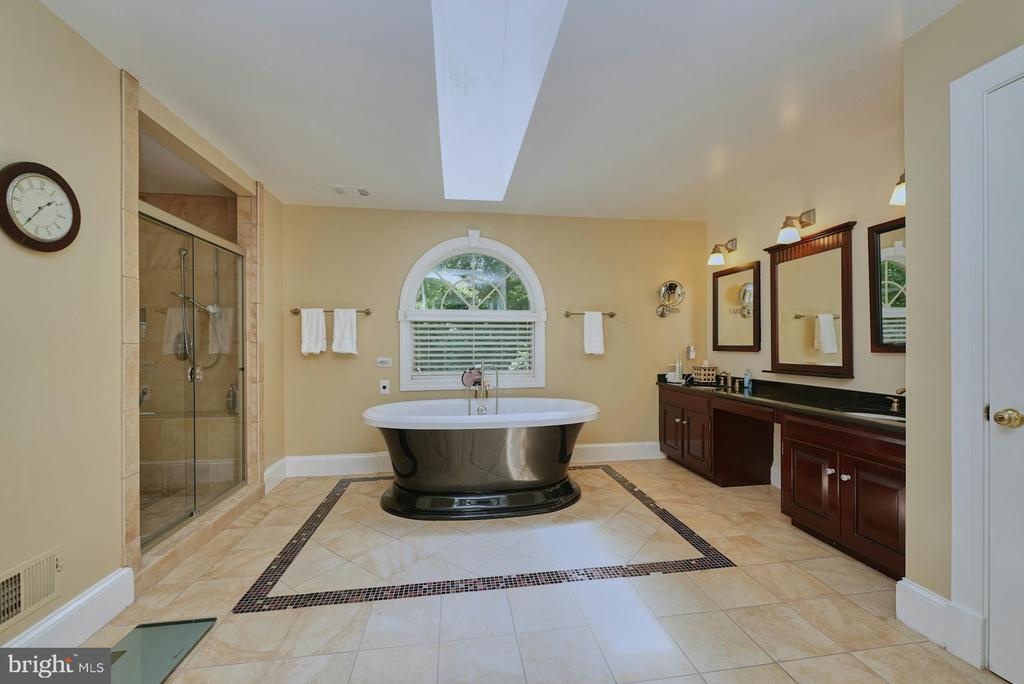 3016 WEBER PLACE