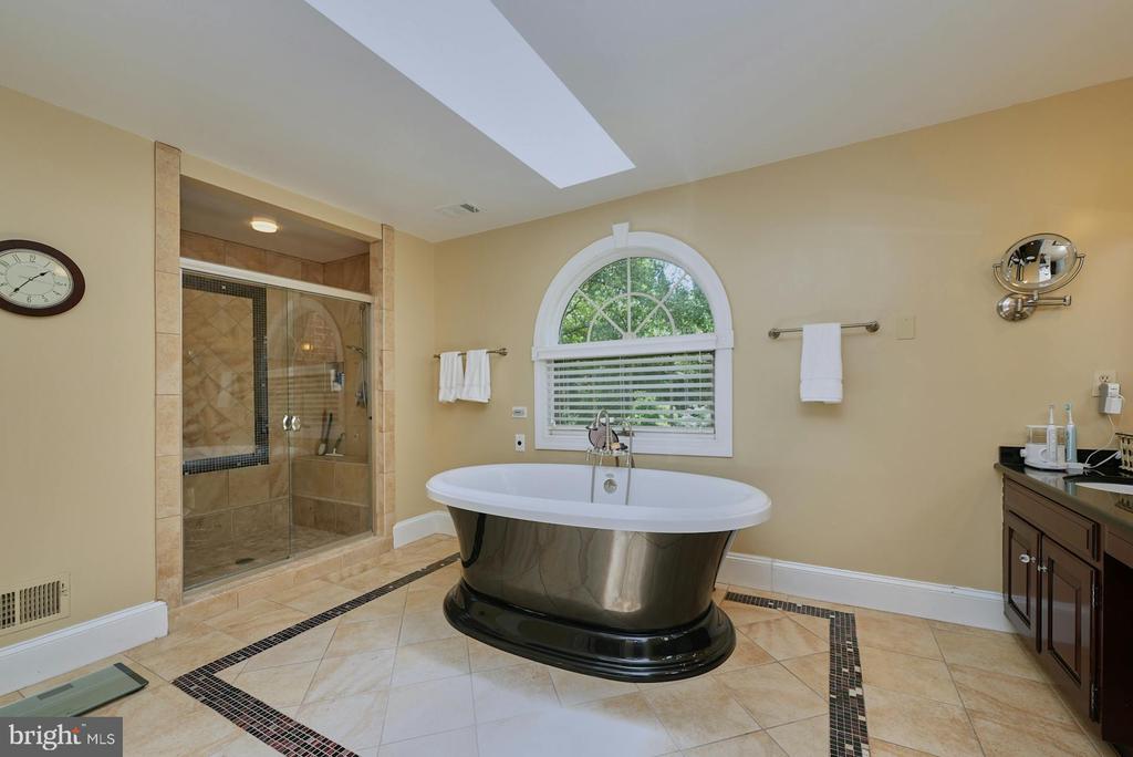 3016 WEBER PLACE
