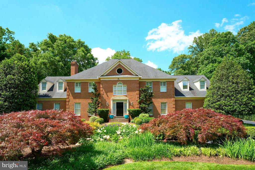 3016 WEBER PLACE
