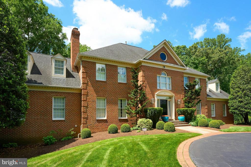 3016 WEBER PLACE