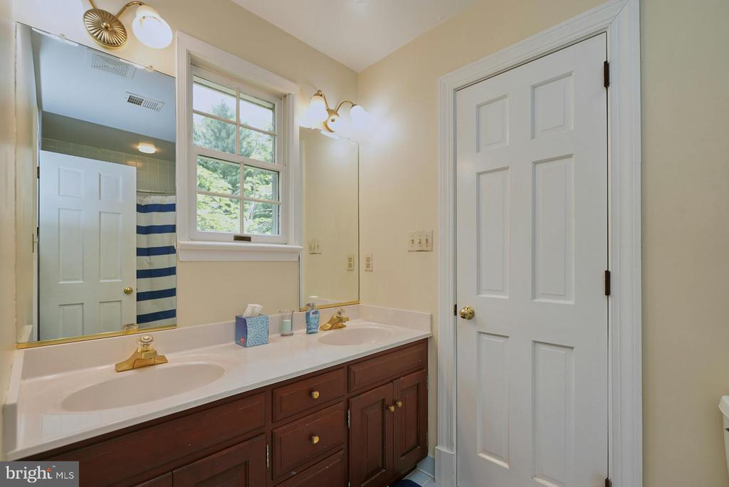 3016 WEBER PLACE